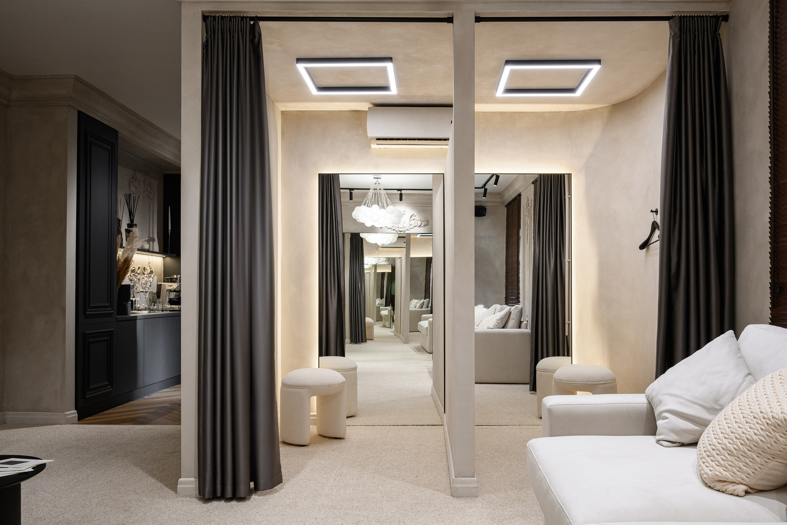 интерьерная фотосъёмка магазина одежды