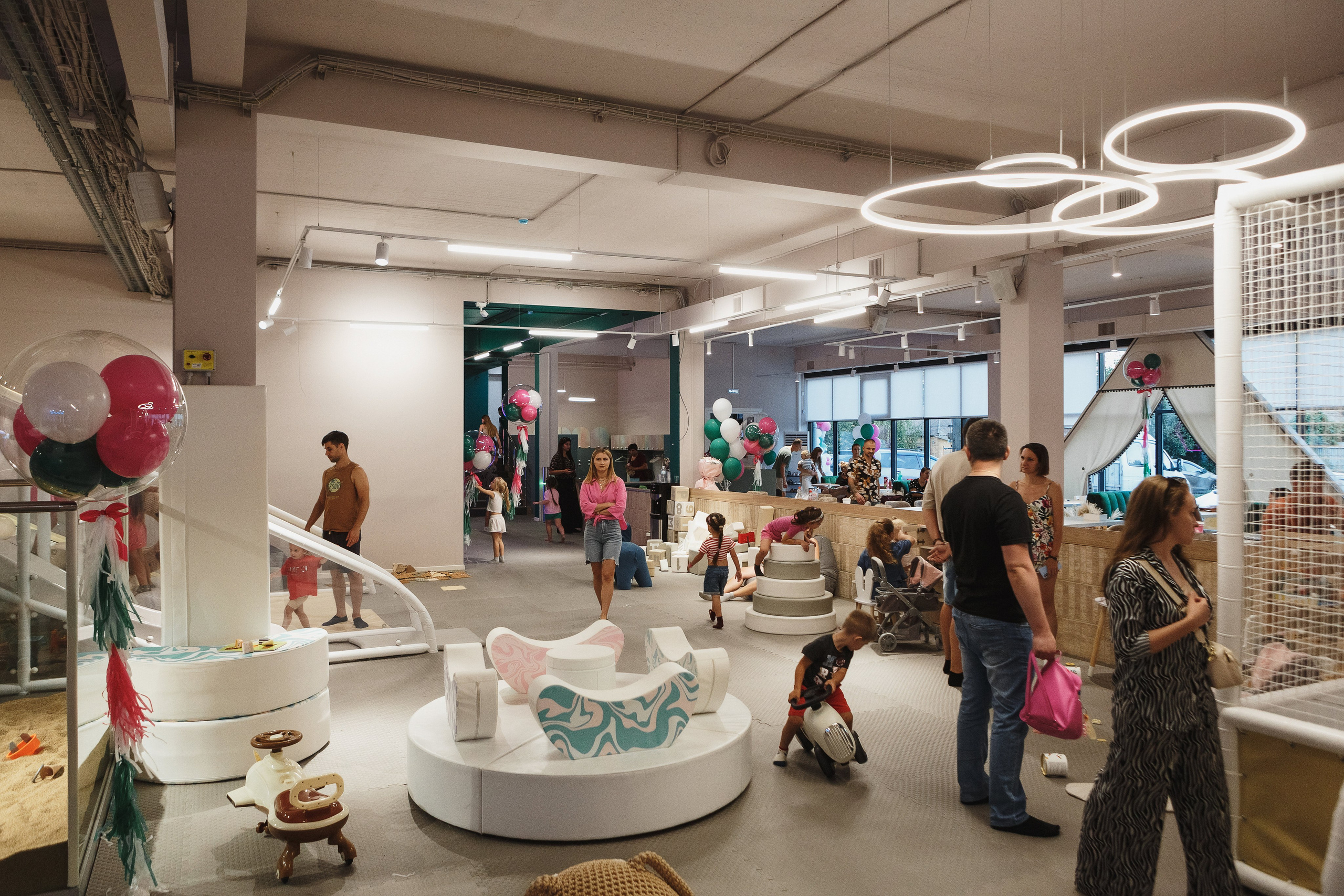 Туси Джуси Таганрог — Яркие и Весёлые Фотографии Детской Игровой Зоны. Свадебный и семейный фотограф в Таганроге Бакарюк Антон