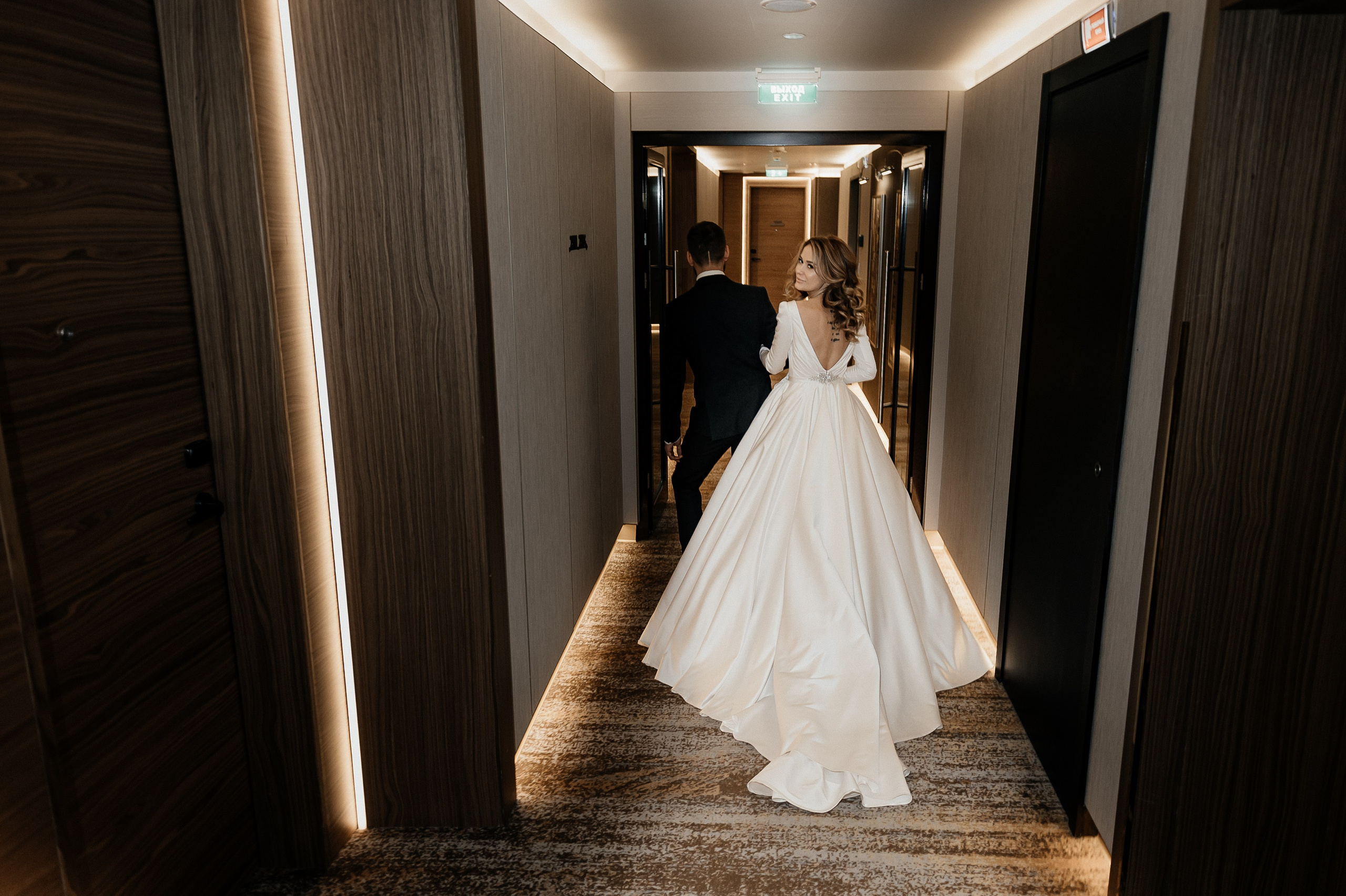 Свадебные сборы в Radisson Blu Olimpiyskiy. Свадебный фотограф Москва — Сергей и Татьяна