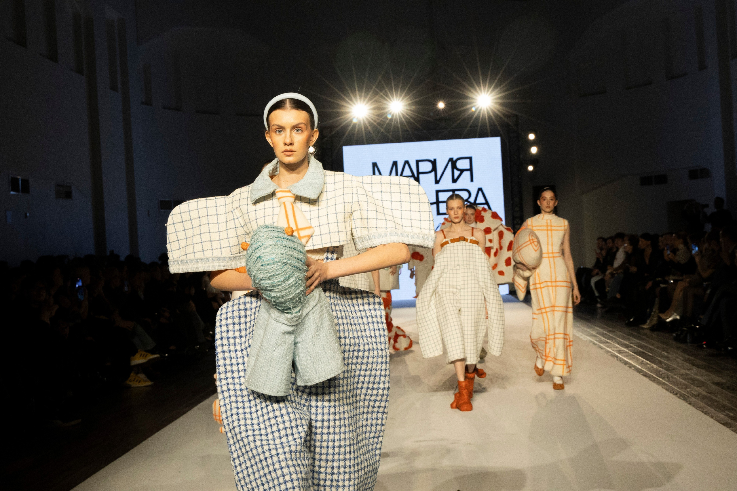 ДЛТ Собака.ru показ победителей конкурса «Новые имена в моде 2025». FOTOFAQ SKOOL г. Санкт-Петербург: очные, дистанционные и онлайн курсы фотографии