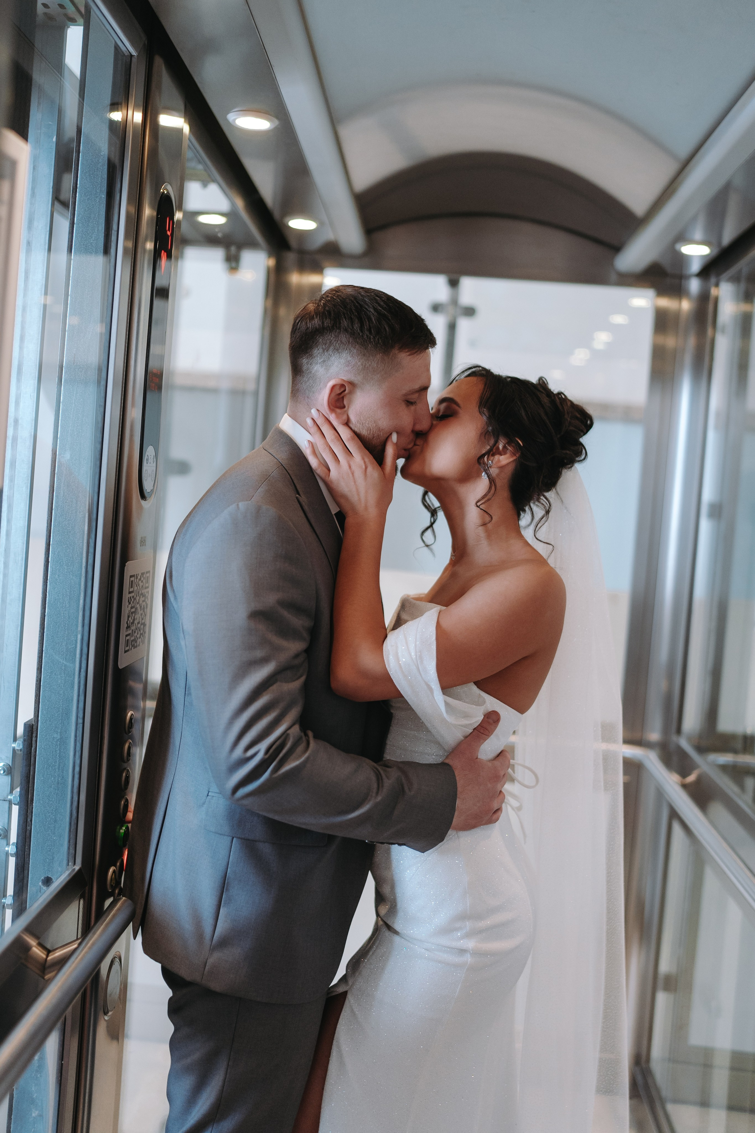 ГОСТИНИЦА АГИДЕЛЬ, ФОТОСТУДИЯ МОНОХРОМ, РЕСТОРАН ПРАВДА ХОЛЛ, ВЕДУЩИЙ АНДРЕЙ ОГНЕВ УФА