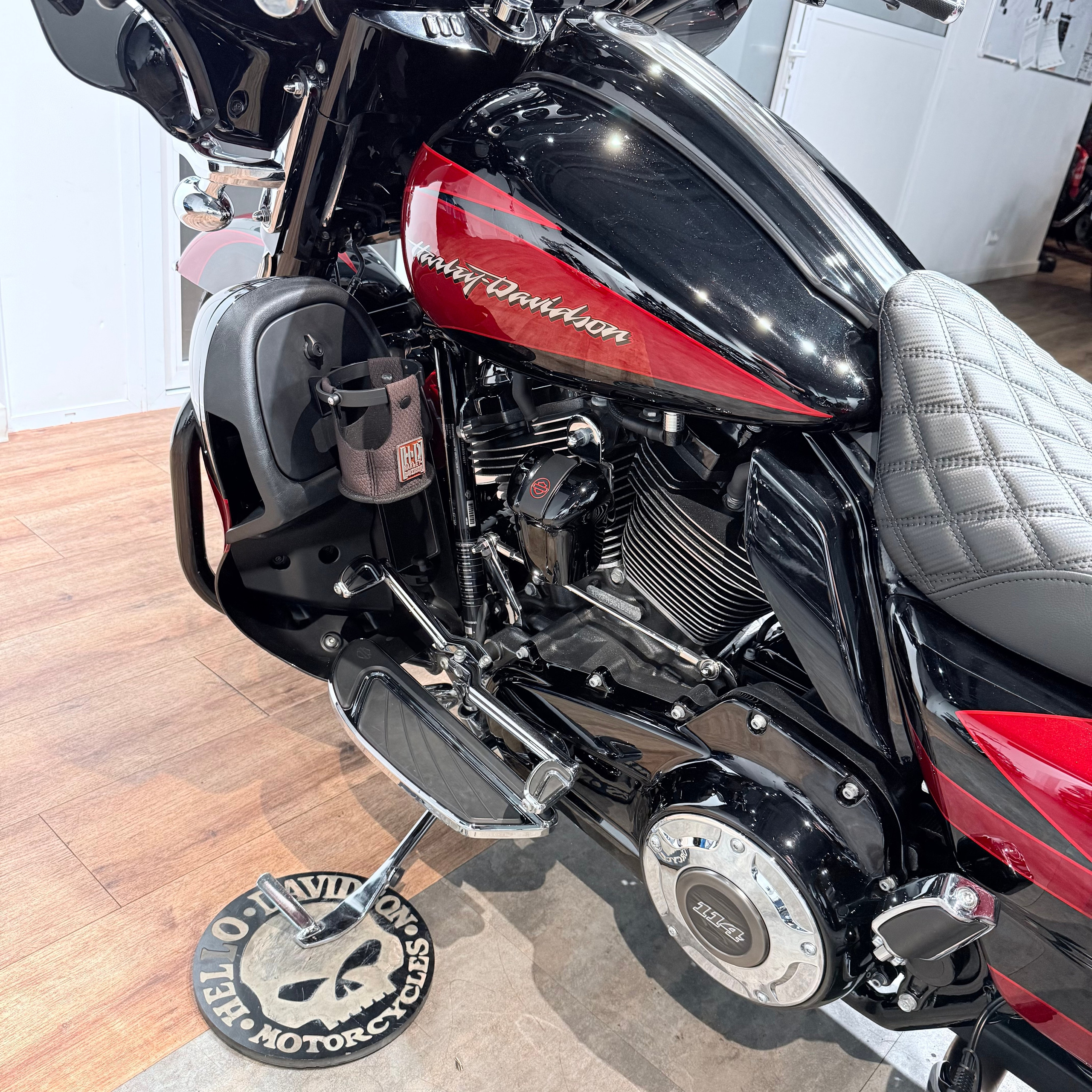 2017 CVO 114 Street Glidе Sресial Starfire Вlаck Atоmiс Rеd. Hello Davidson, Москва. Только хорошие мотоциклы…