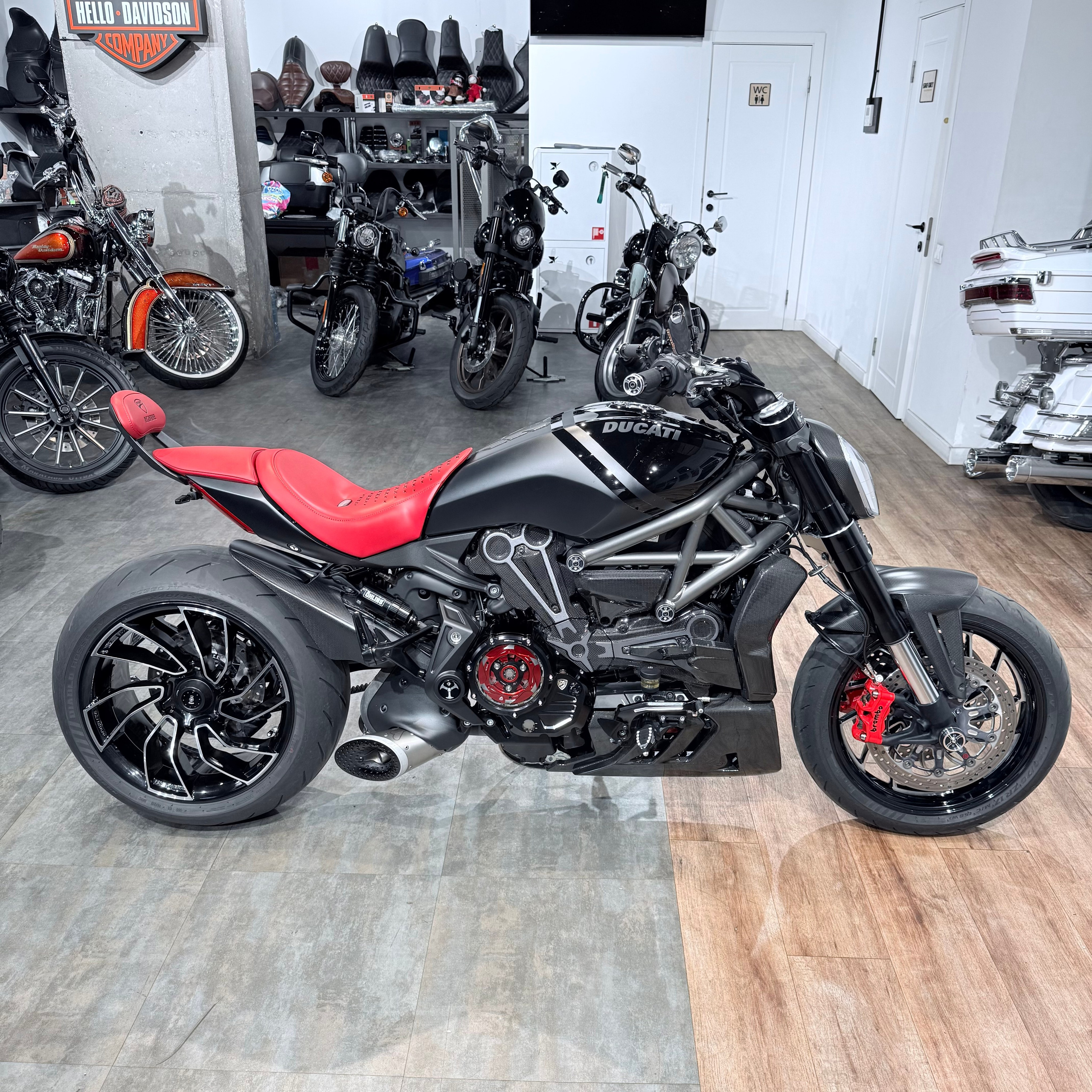 2016 DUCATI xDiavel S NERA Edition. Hello Davidson, Москва. Только хорошие мотоциклы…