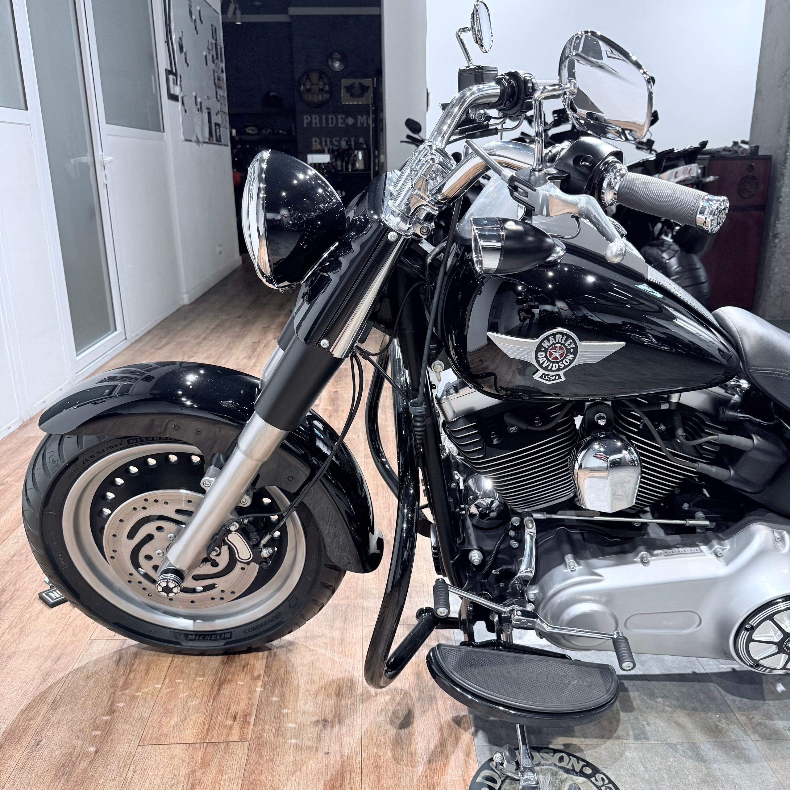 2012 Fat Boy АВS Вlаck Edition. Hello Davidson, Москва. Только хорошие мотоциклы…