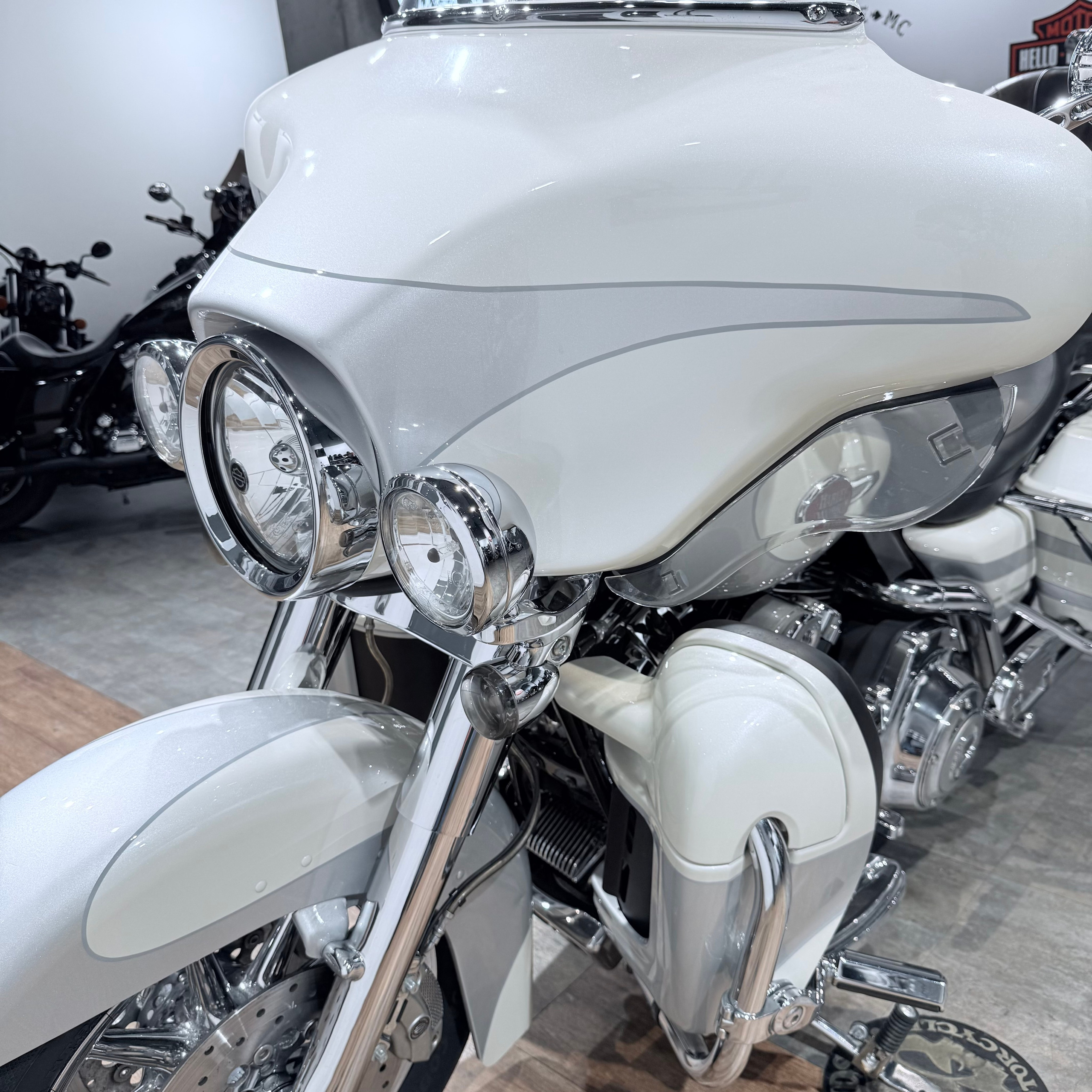 2008 СVО Еlесtrа Glide АВS Snоw Frost. Hello Davidson, Москва. Только хорошие мотоциклы…
