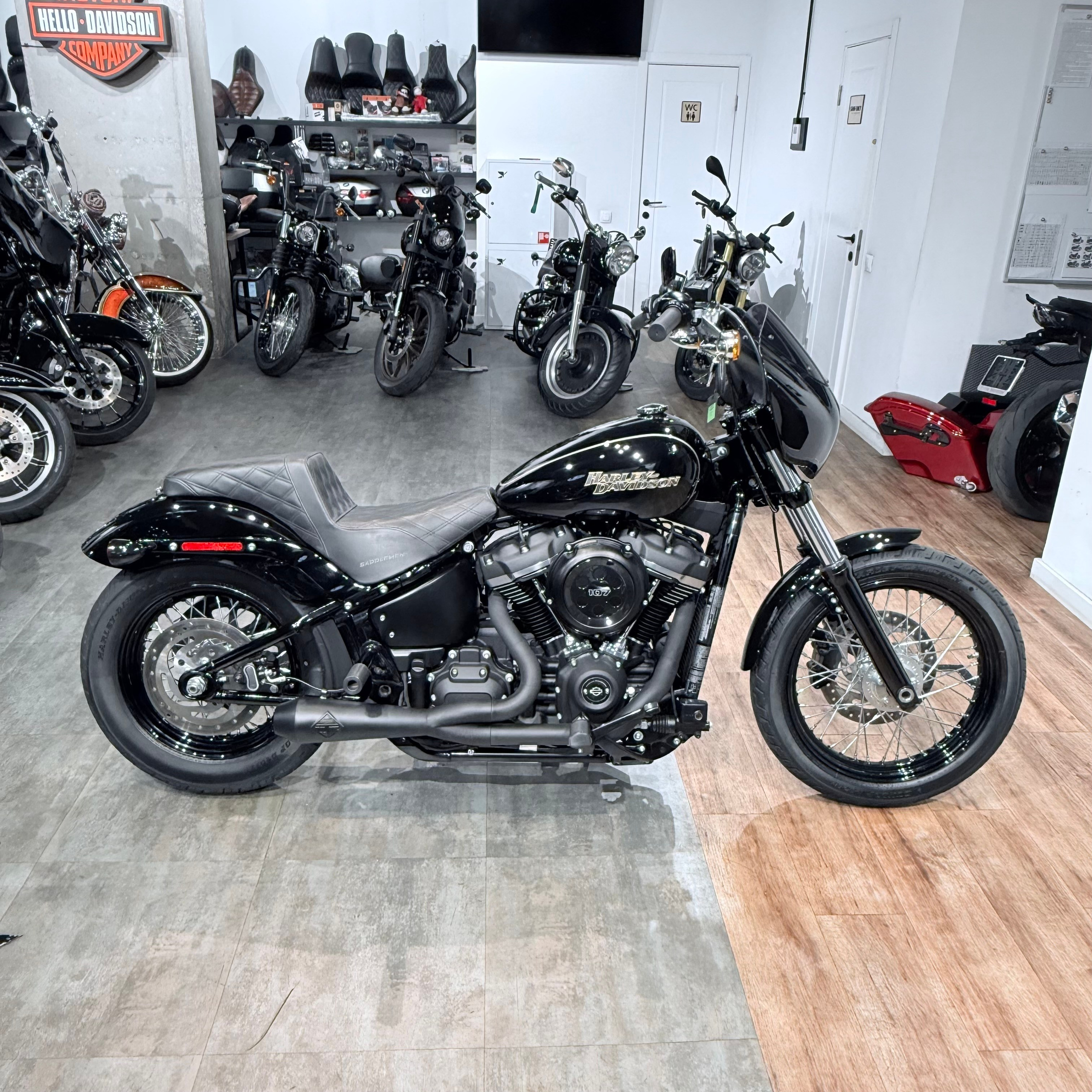 Купить 2018 HD Street Bob 107 Vivid Вlасk 21K (VIN 1HD***3259)