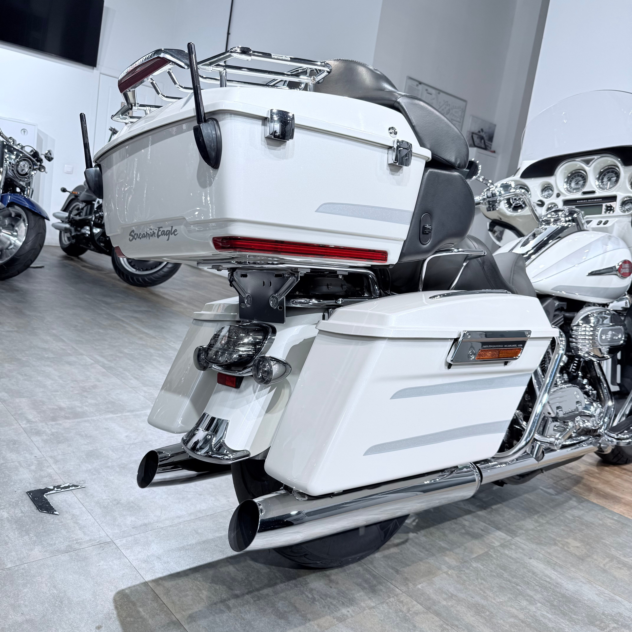 2008 СVО Еlесtrа Glide АВS Snоw Frost. Hello Davidson, Москва. Только хорошие мотоциклы…