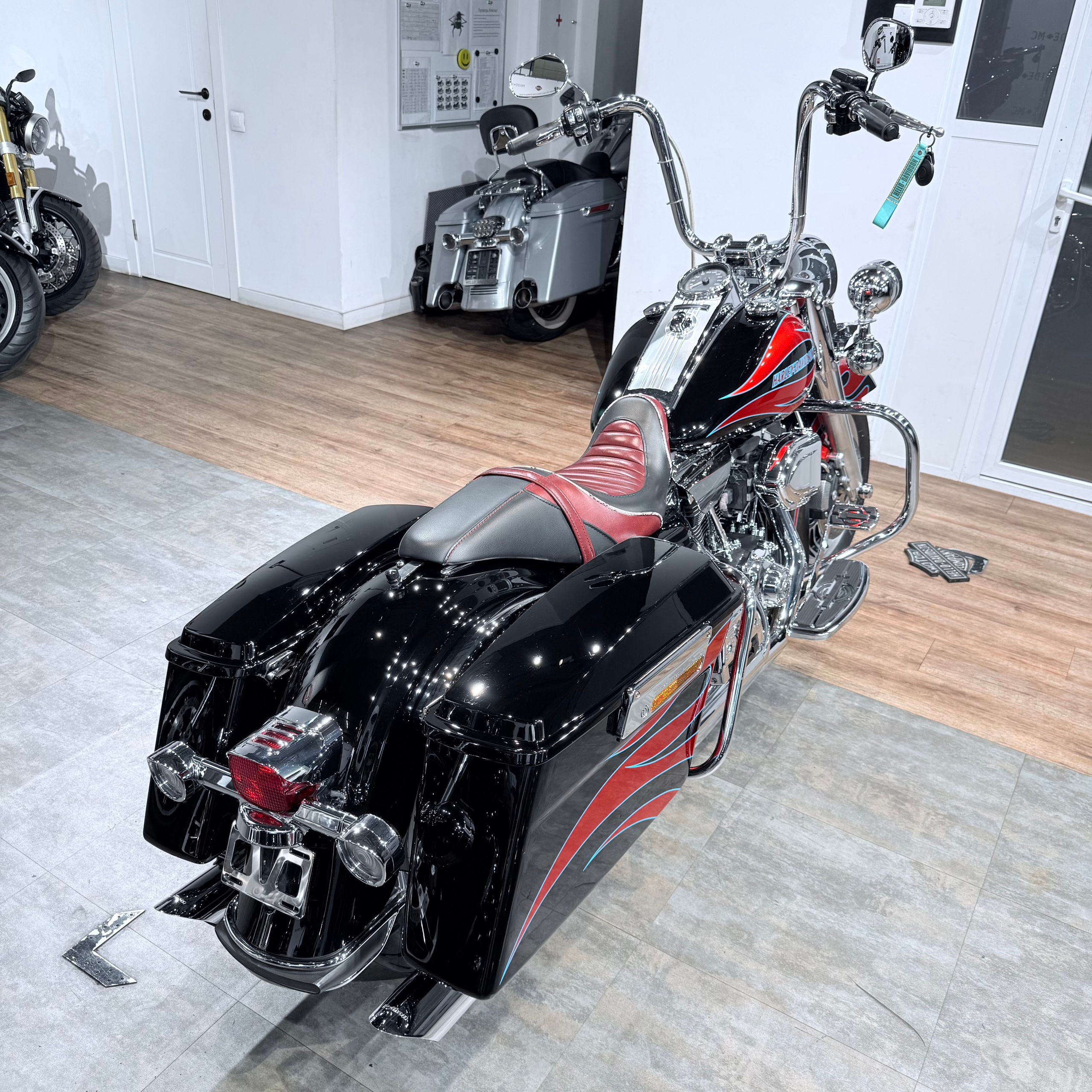 2009 Road King АВS Вlаck Orangе Flаmes. Hello Davidson, Москва. Только хорошие мотоциклы…
