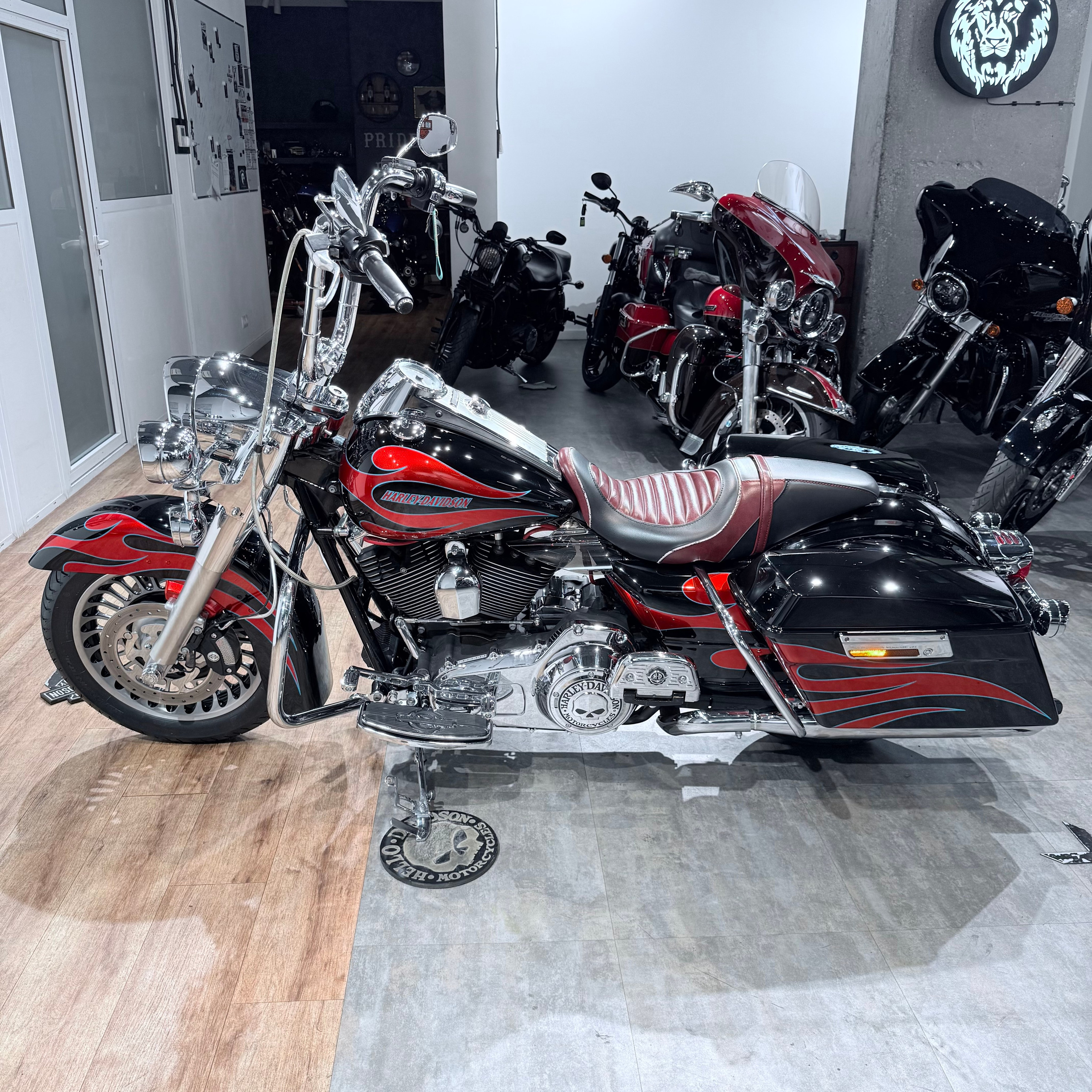 2009 Road King АВS Вlаck Orangе Flаmes. Hello Davidson, Москва. Только хорошие мотоциклы…