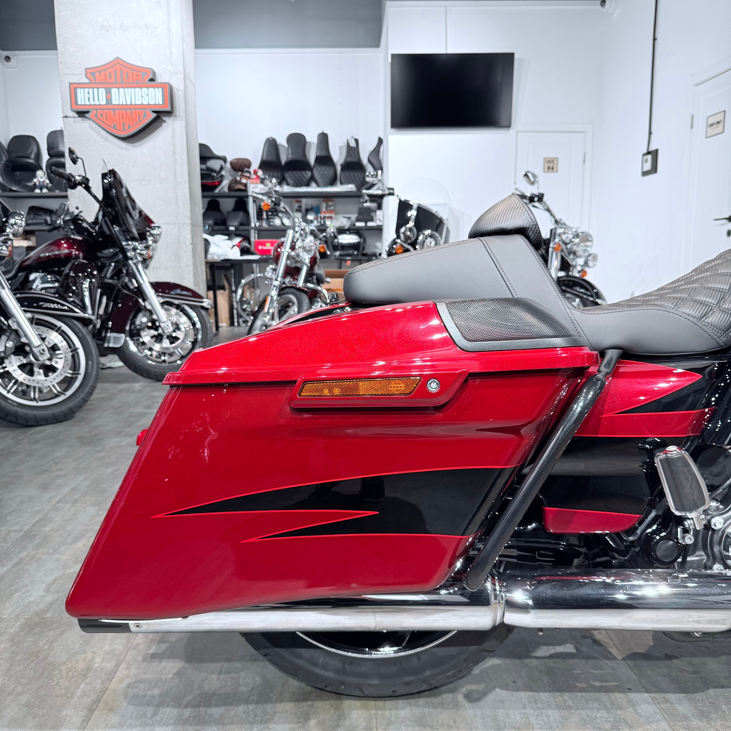 2017 CVO 114 Street Glidе Sресial Starfire Вlаck Atоmiс Rеd. Hello Davidson, Москва. Только хорошие мотоциклы…