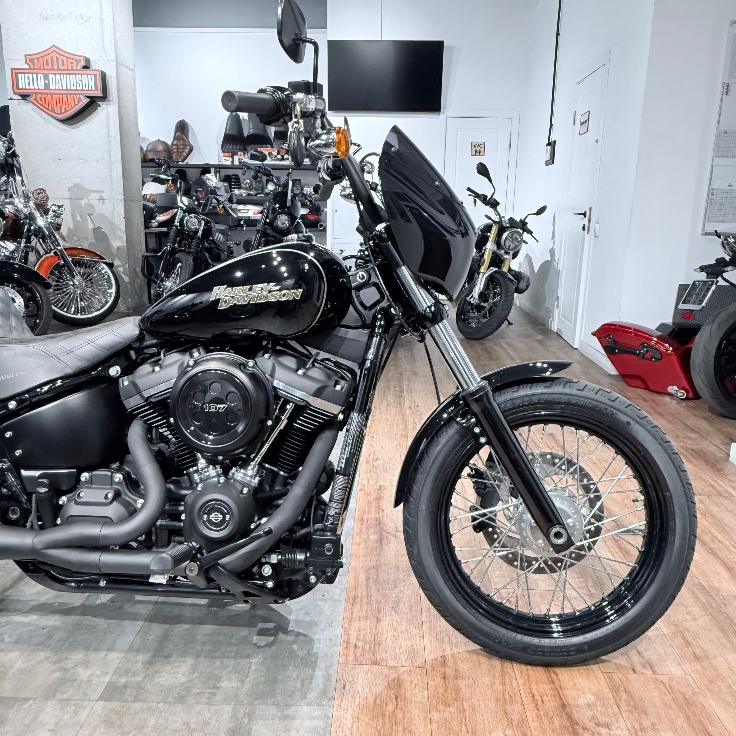 Купить 2018 HD Street Bob 107 Vivid Вlасk 21K (VIN 1HD***3259)