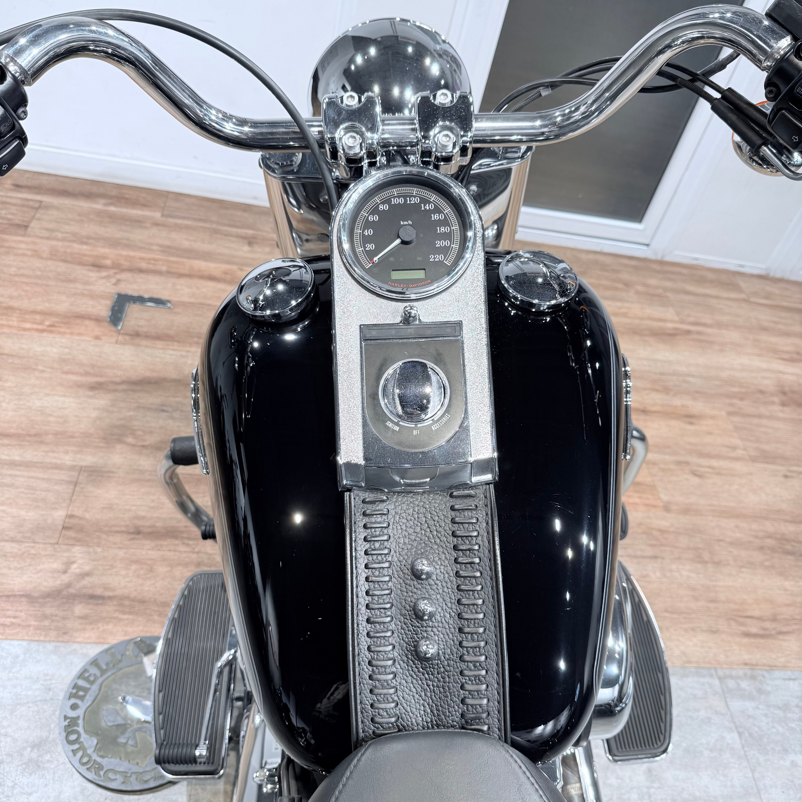 2012 Fat Boy АВS Вlаck Edition. Hello Davidson, Москва. Только хорошие мотоциклы…