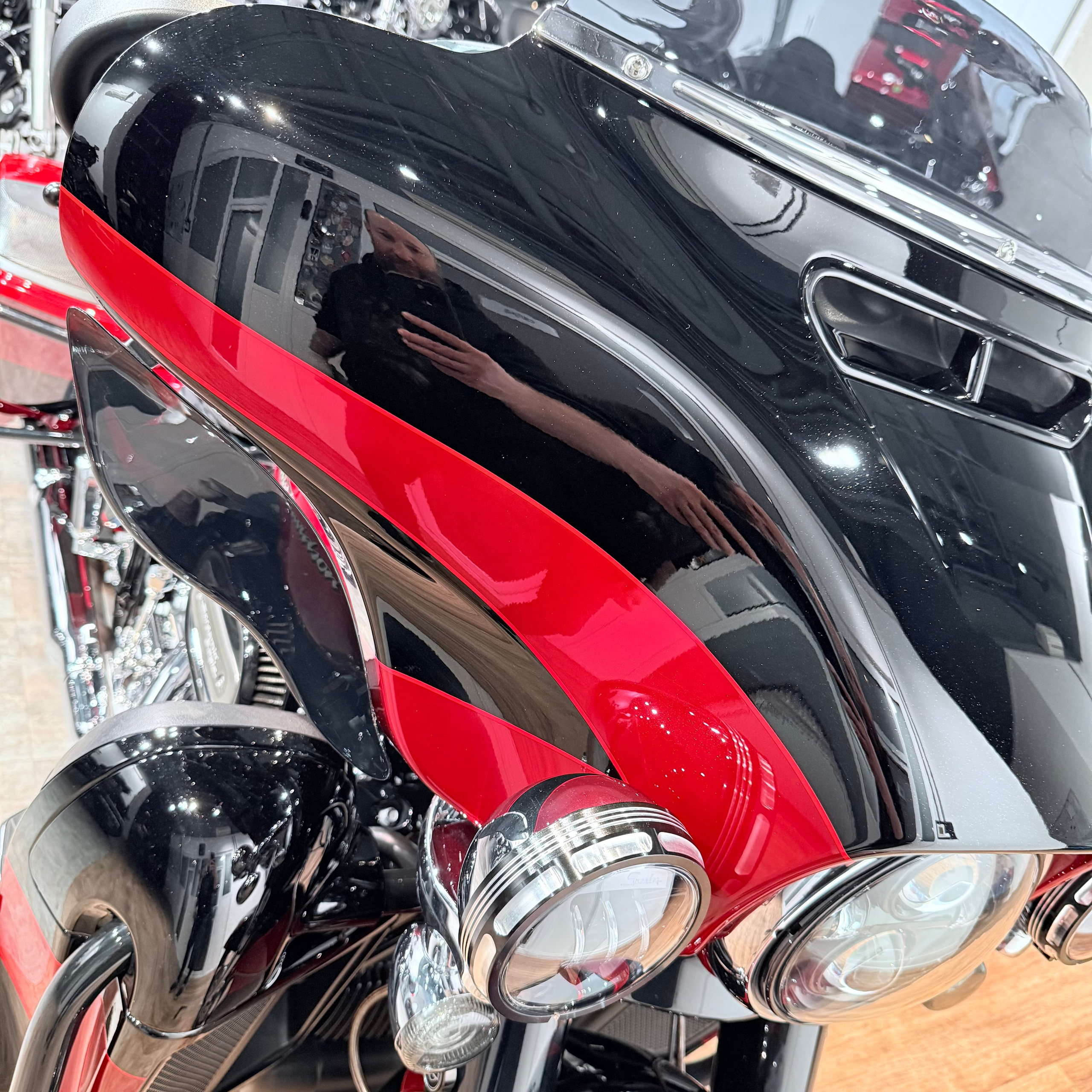 2017 CVO 114 Street Glidе Sресial Starfire Вlаck Atоmiс Rеd. Hello Davidson, Москва. Только хорошие мотоциклы…