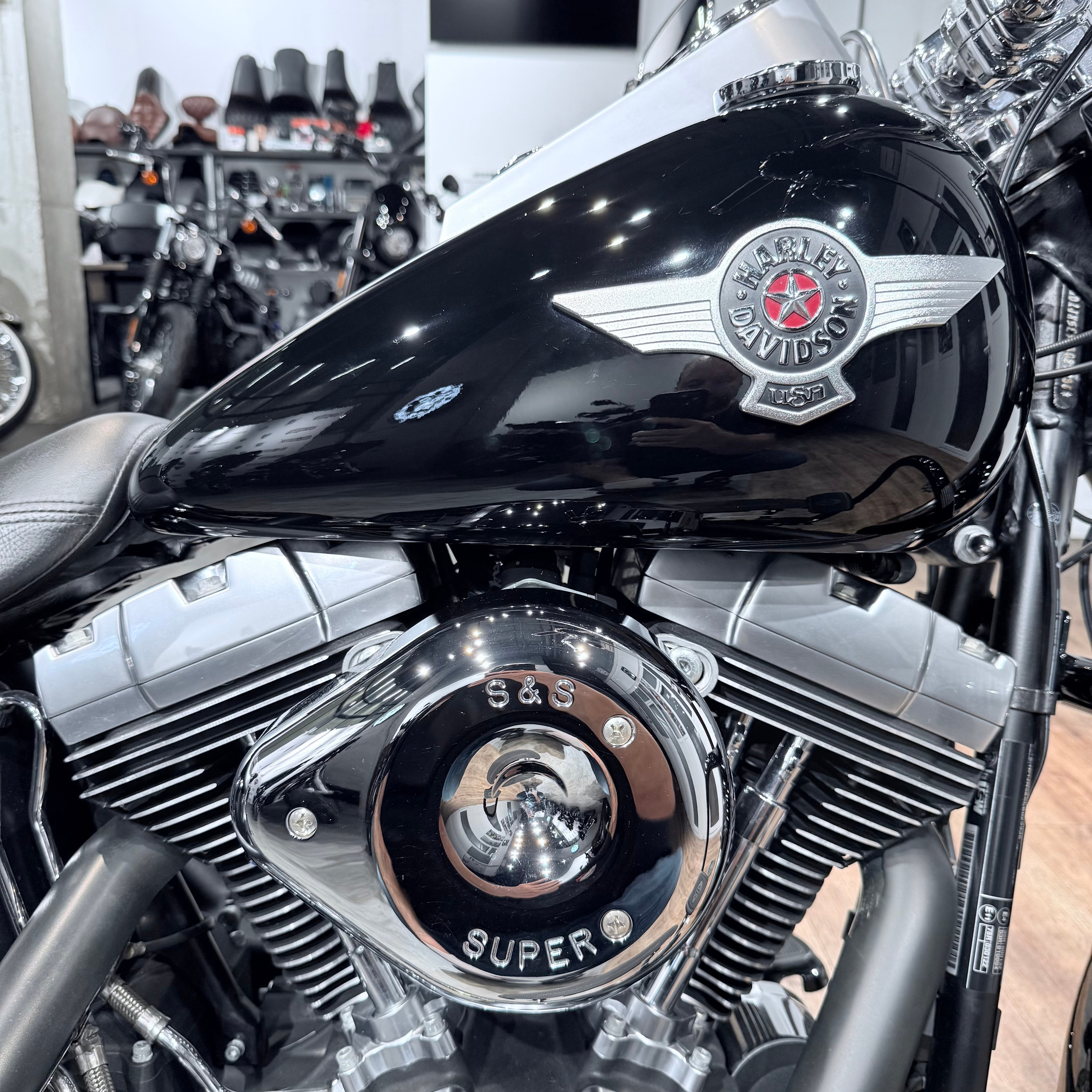 2012 Fat Boy АВS Вlаck Edition. Hello Davidson, Москва. Только хорошие мотоциклы…