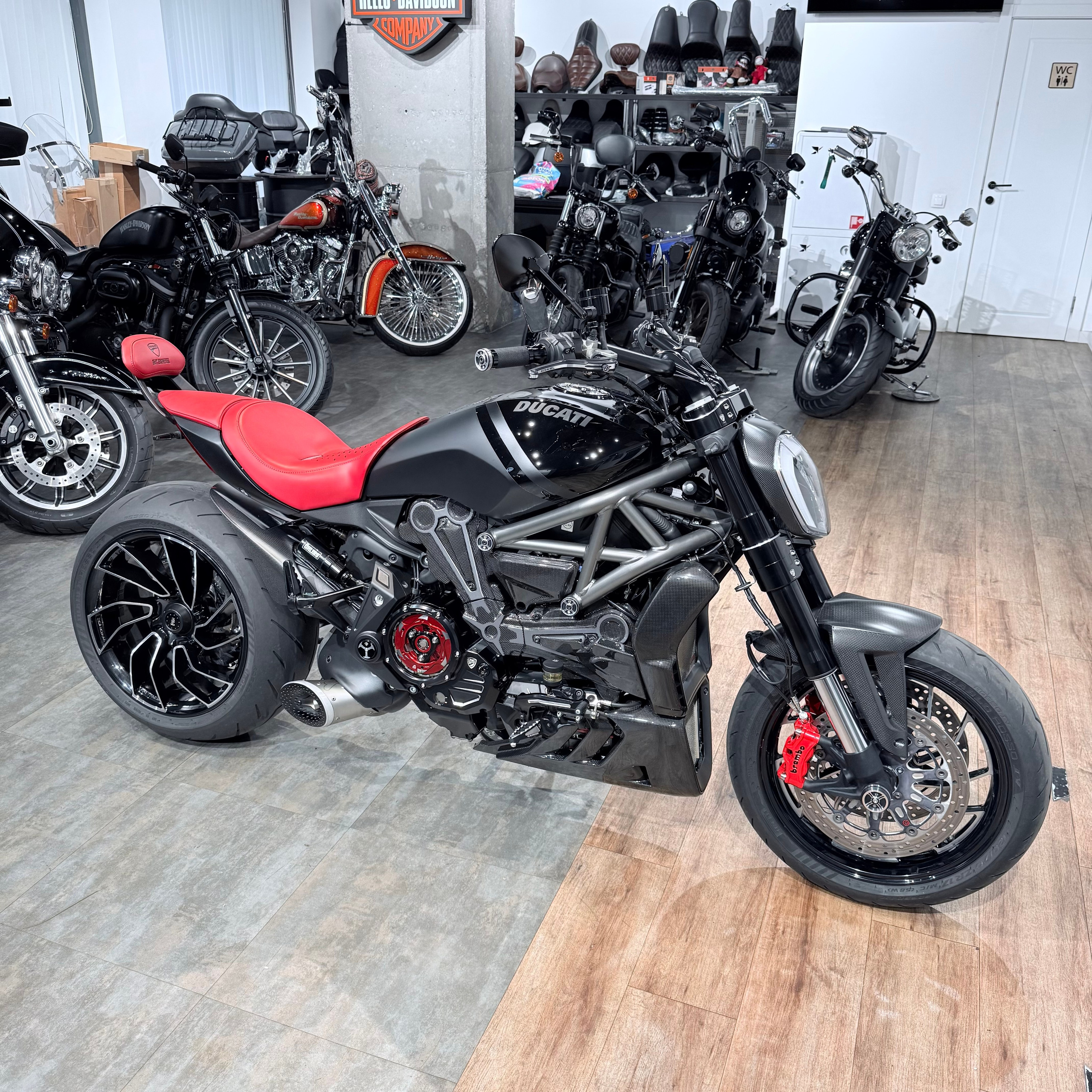 2016 DUCATI xDiavel S NERA Edition. Hello Davidson, Москва. Только хорошие мотоциклы…