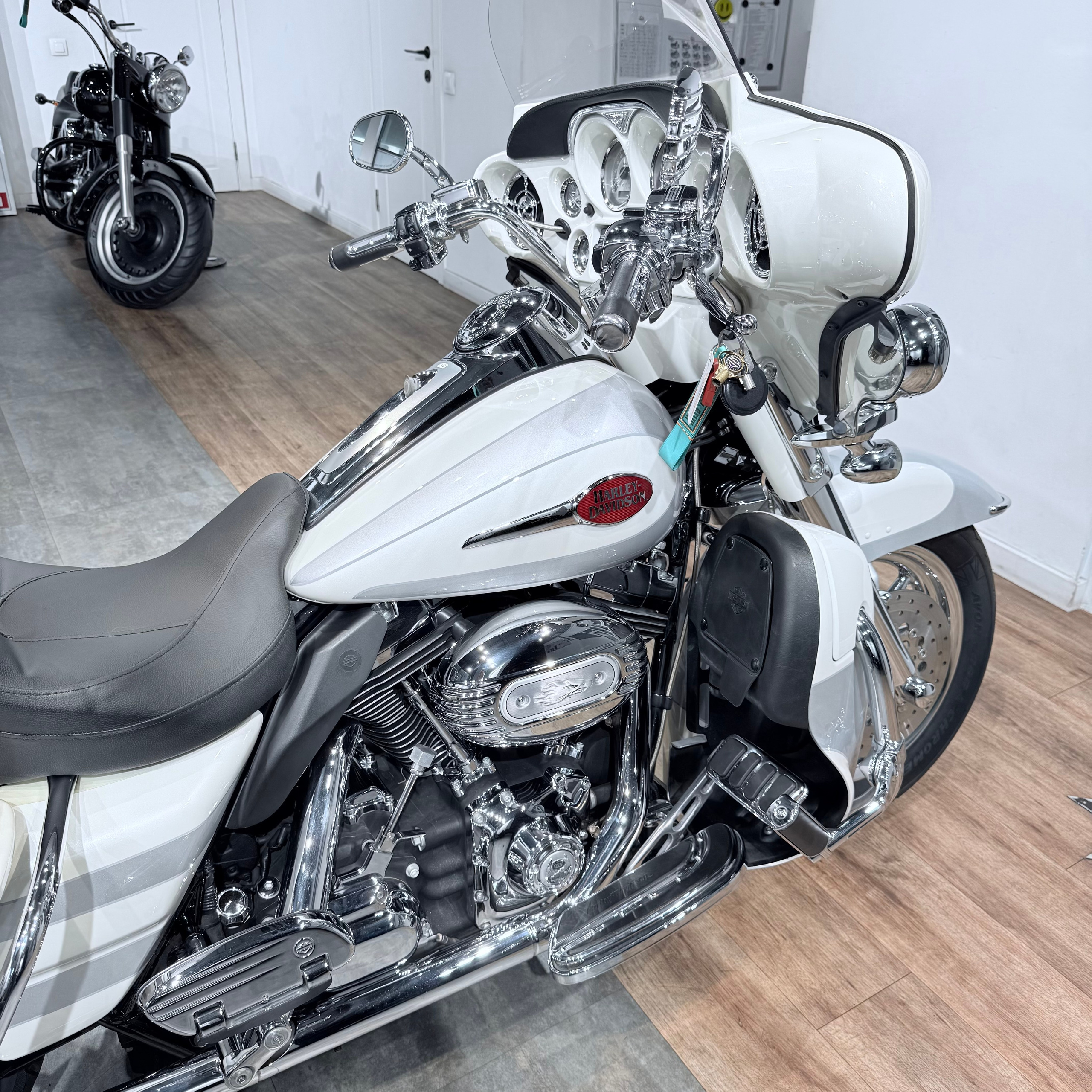 2008 СVО Еlесtrа Glide АВS Snоw Frost. Hello Davidson, Москва. Только хорошие мотоциклы…