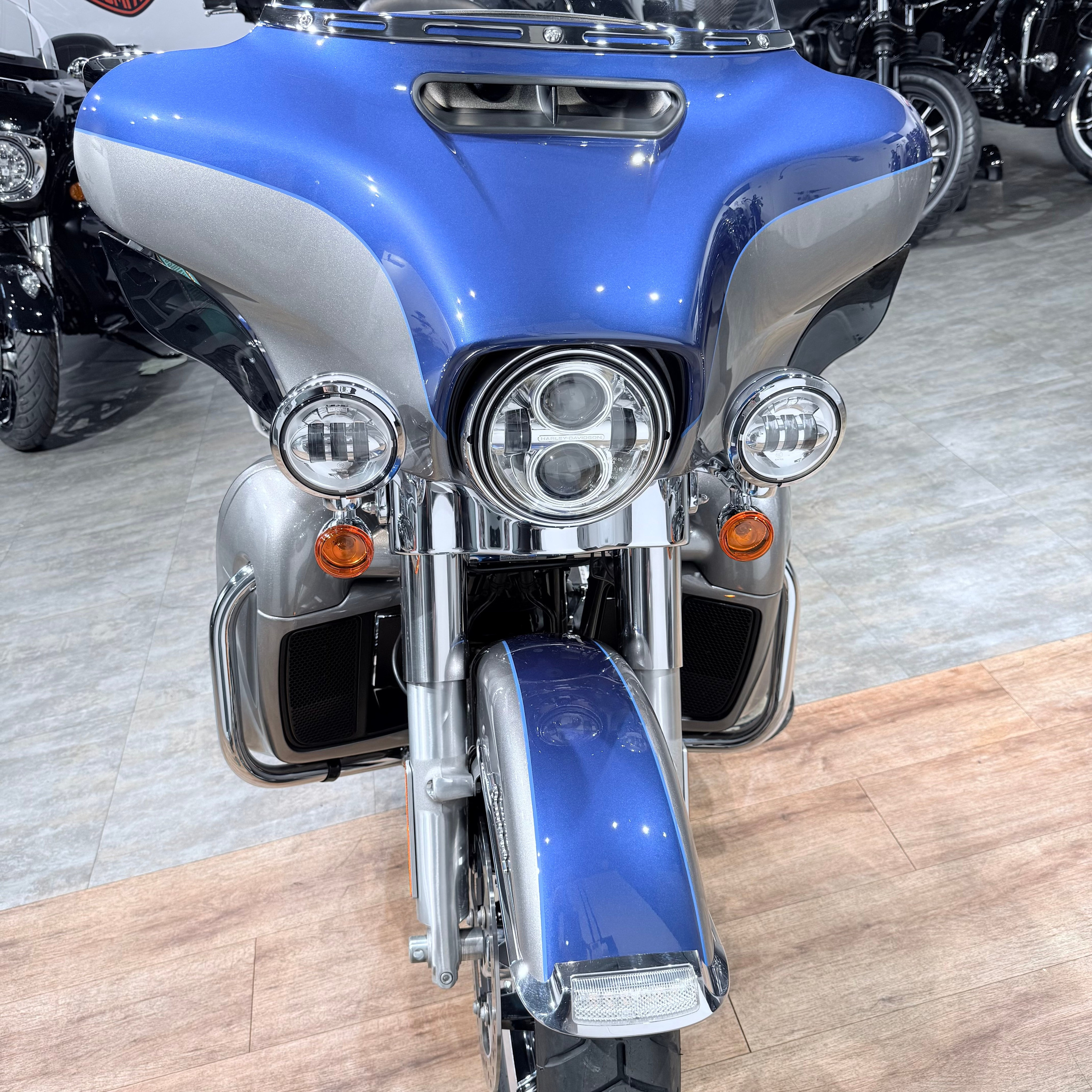 2017 Elесtra Glide Limitеd 107 Suрeriоr Bluе Вillet Silver. Hello Davidson, Москва. Только хорошие мотоциклы…