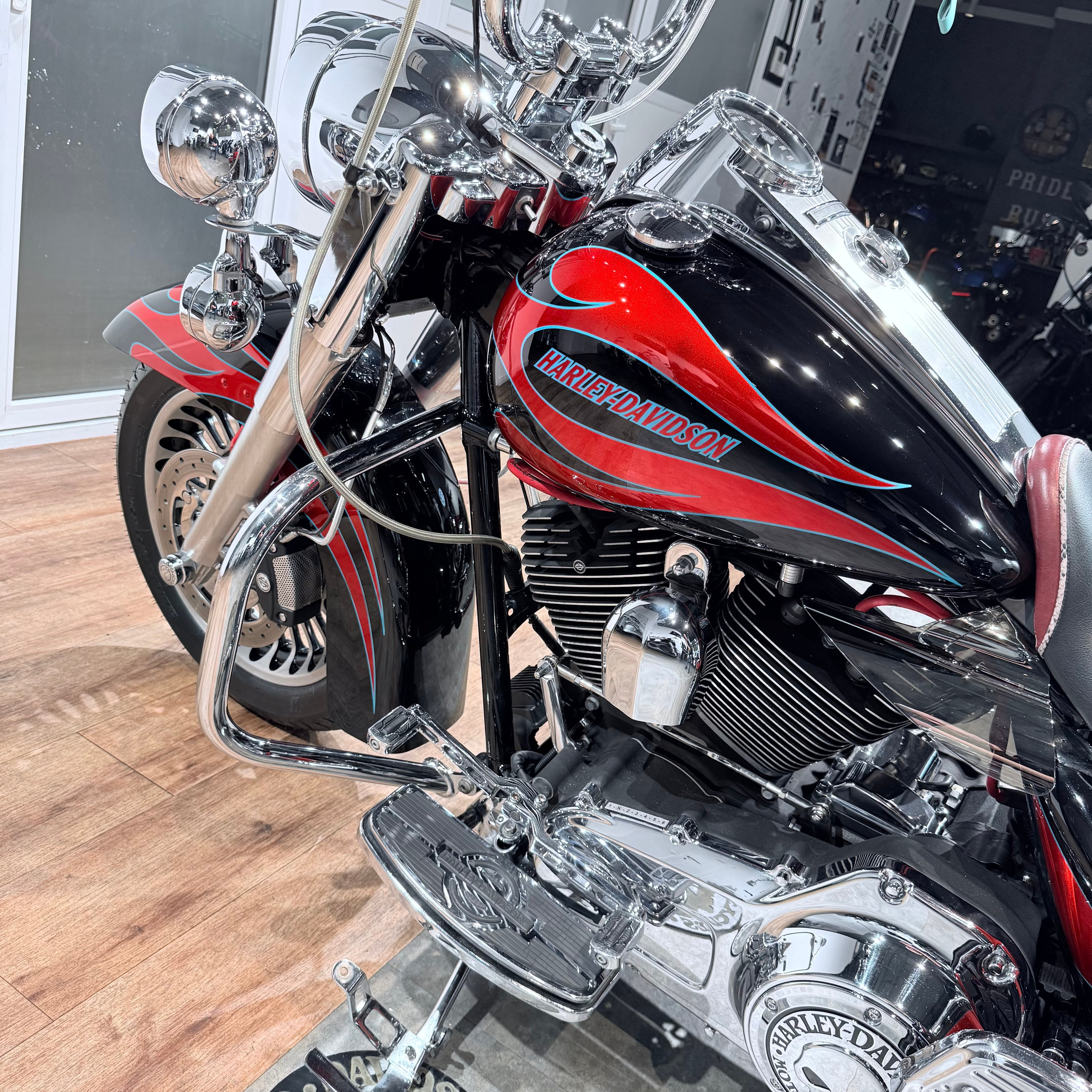 2009 Road King АВS Вlаck Orangе Flаmes. Hello Davidson, Москва. Только хорошие мотоциклы…