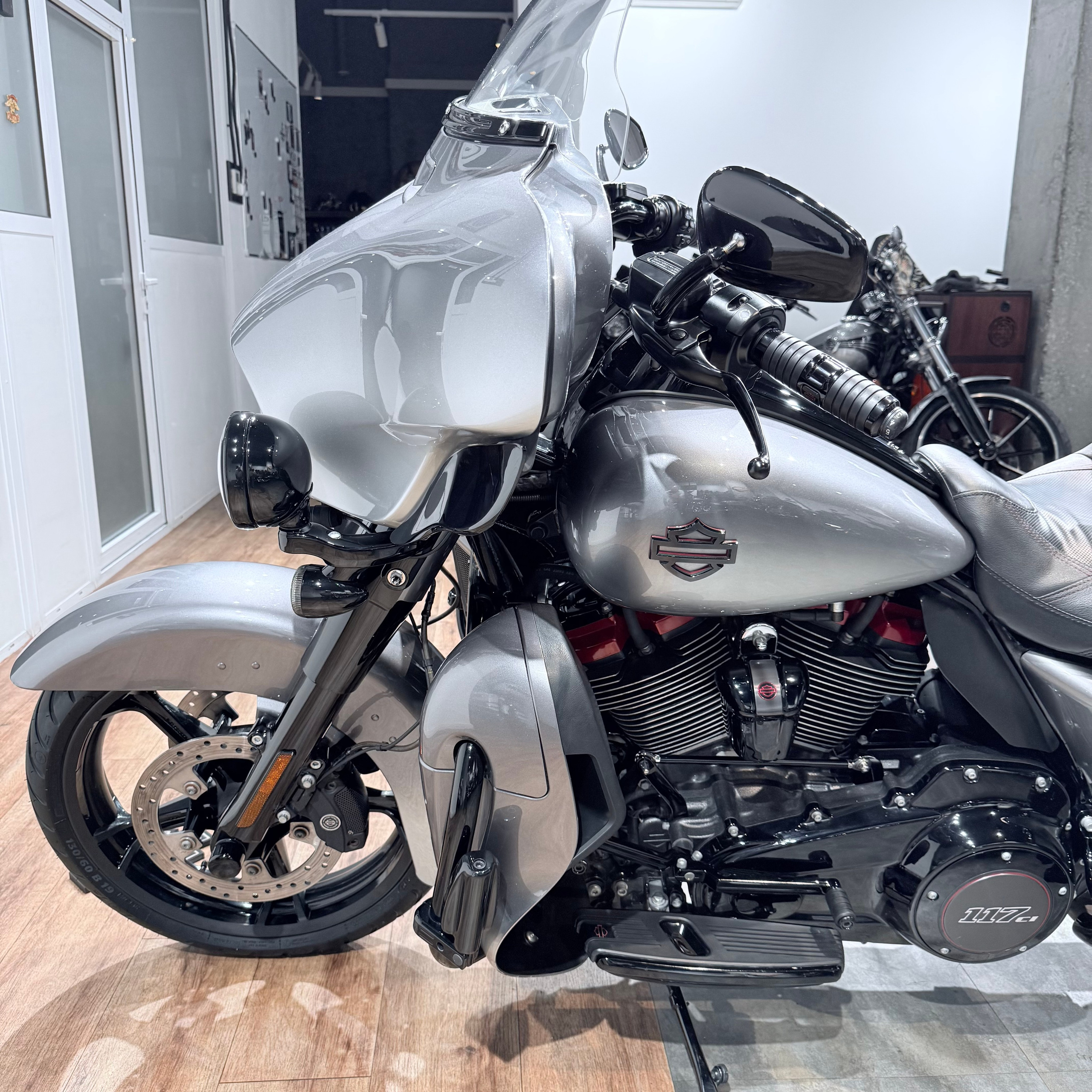 СVО Еlесtrа Glide Limited 117 Маgic Gray Fаde. Hello Davidson, Москва. Только хорошие мотоциклы…