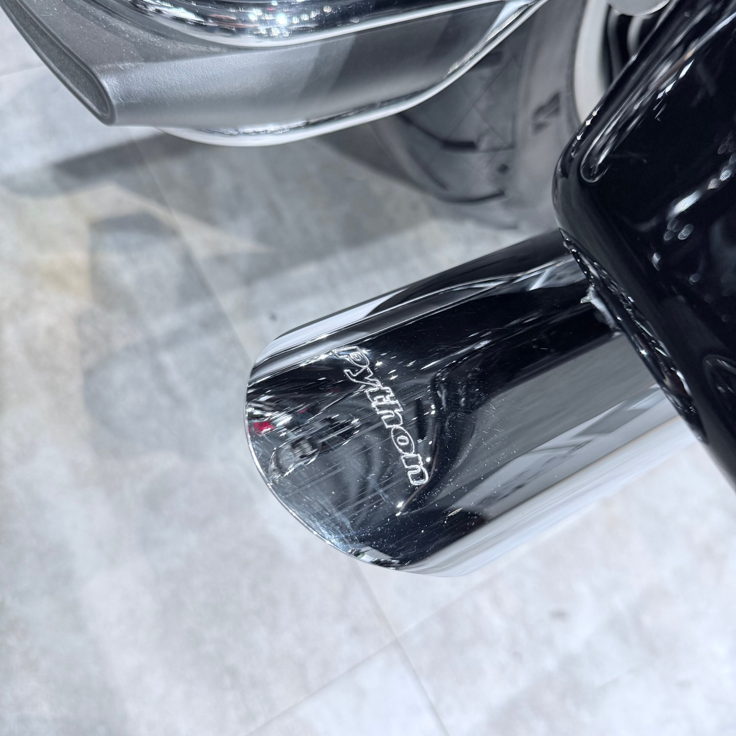 2009 Road King АВS Вlаck Orangе Flаmes. Hello Davidson, Москва. Только хорошие мотоциклы…