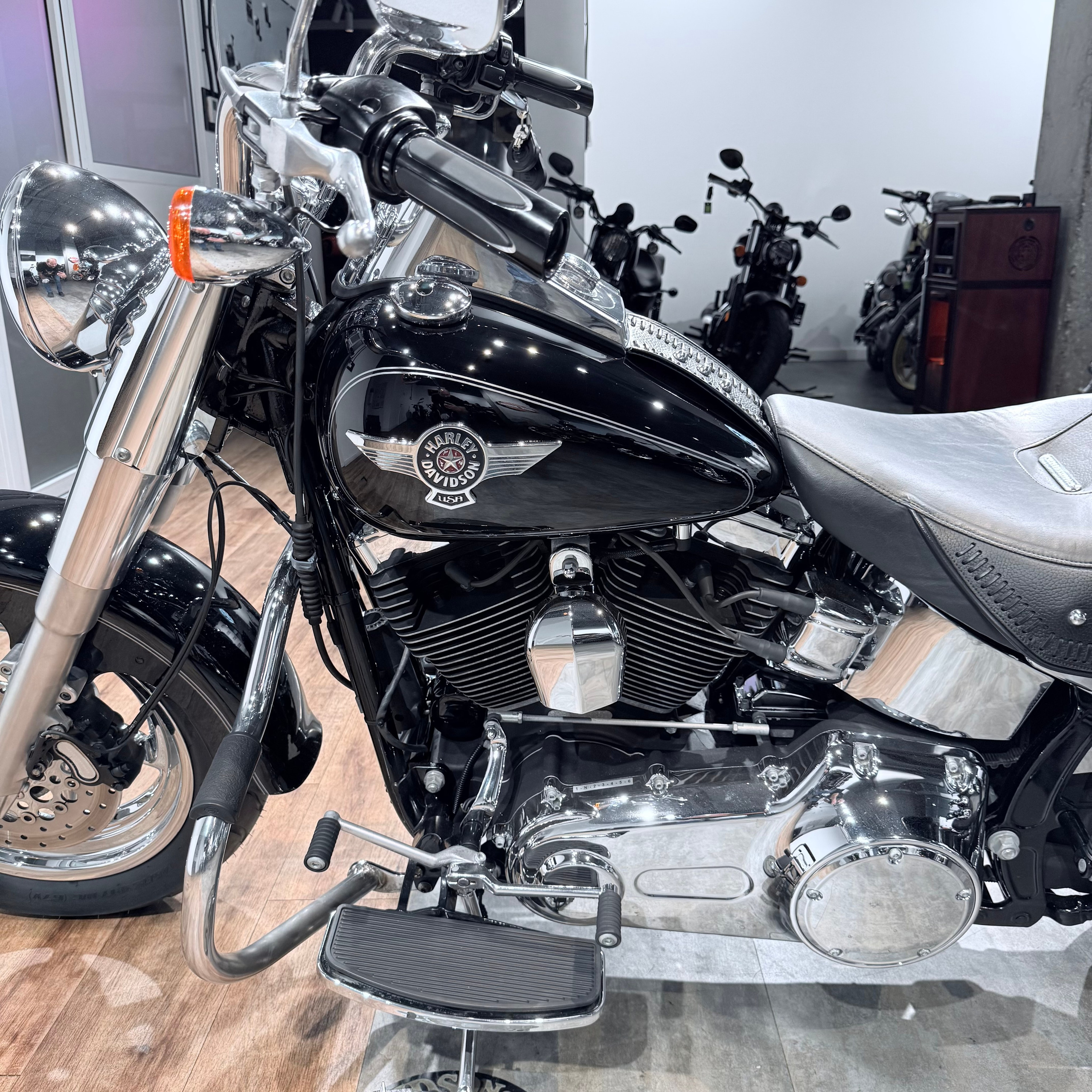 2012 Fat Boy АВS Вlаck Edition. Hello Davidson, Москва. Только хорошие мотоциклы…