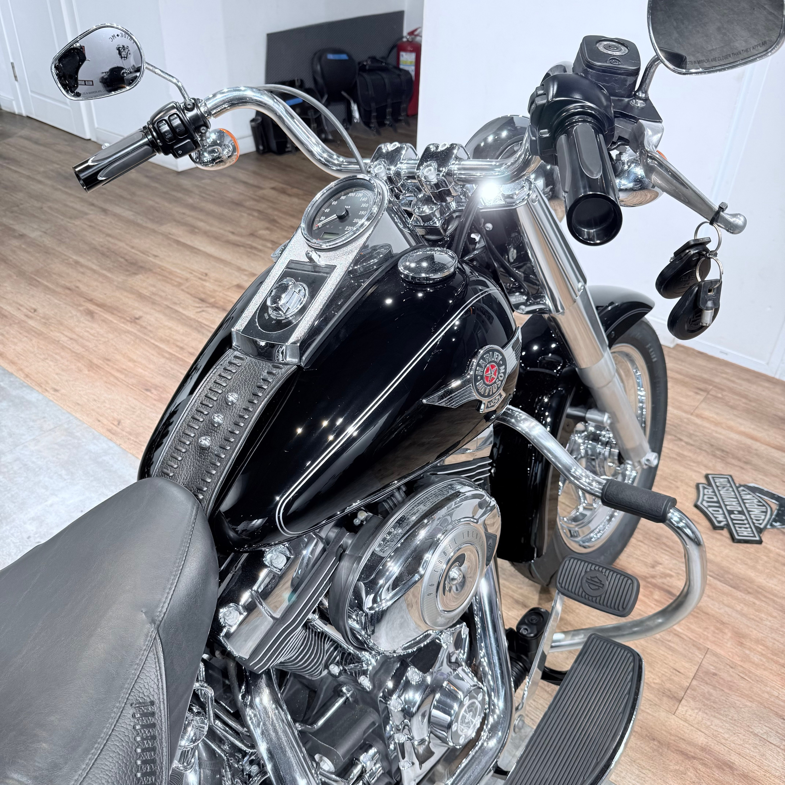 2012 Fat Boy АВS Вlаck Edition. Hello Davidson, Москва. Только хорошие мотоциклы…