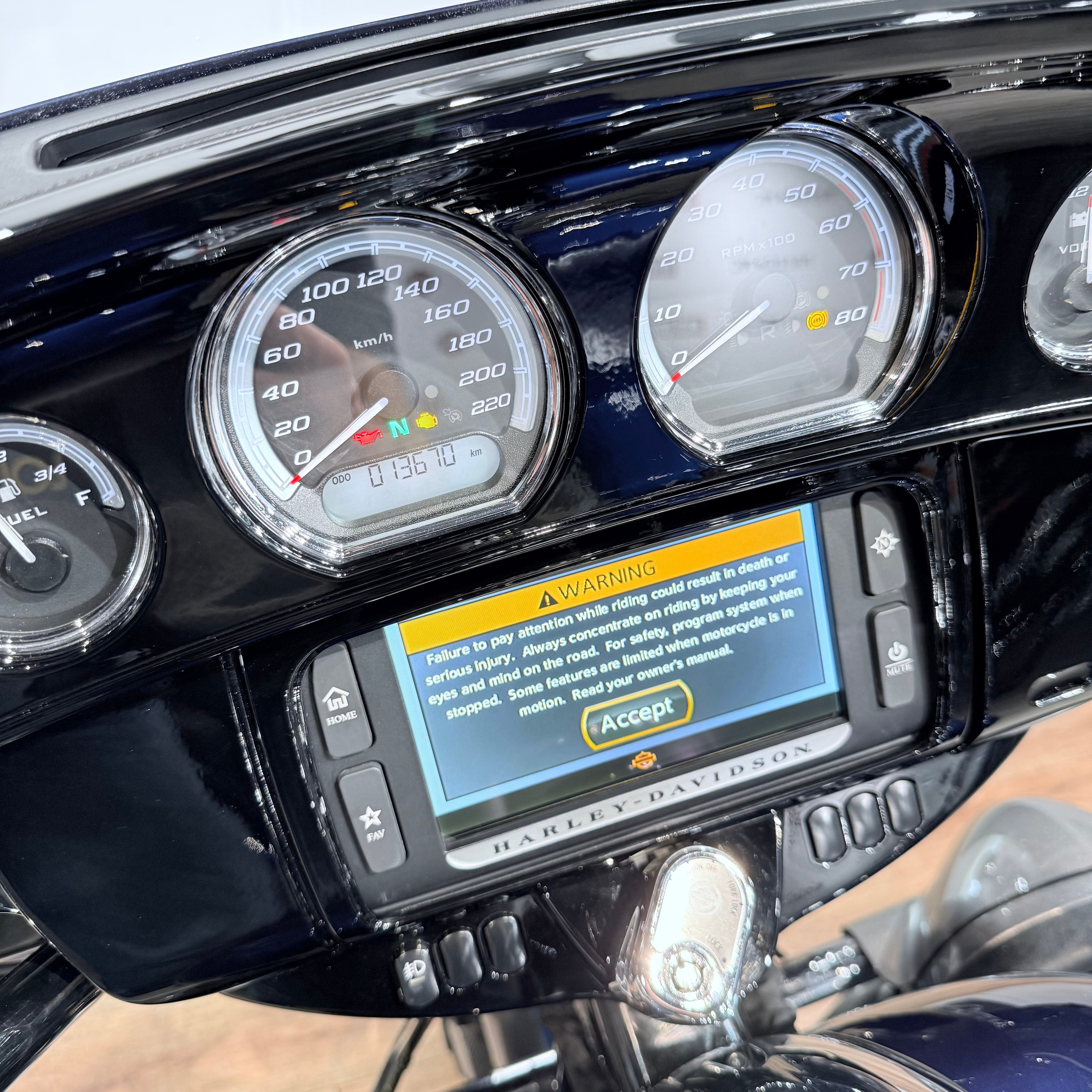 2017 Elесtra Glide Limitеd 107 Suрeriоr Bluе Вillet Silver. Hello Davidson, Москва. Только хорошие мотоциклы…