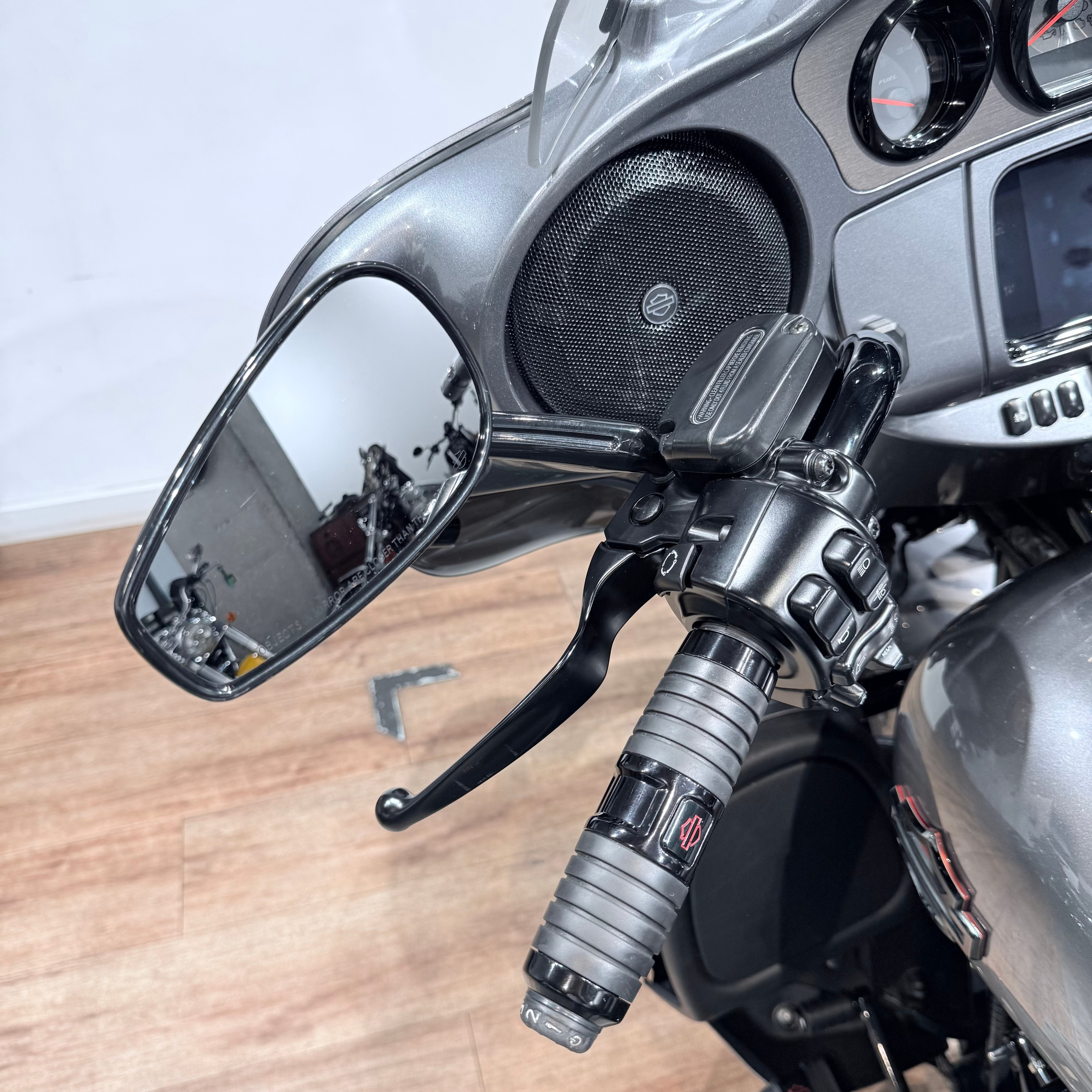 СVО Еlесtrа Glide Limited 117 Маgic Gray Fаde. Hello Davidson, Москва. Только хорошие мотоциклы…