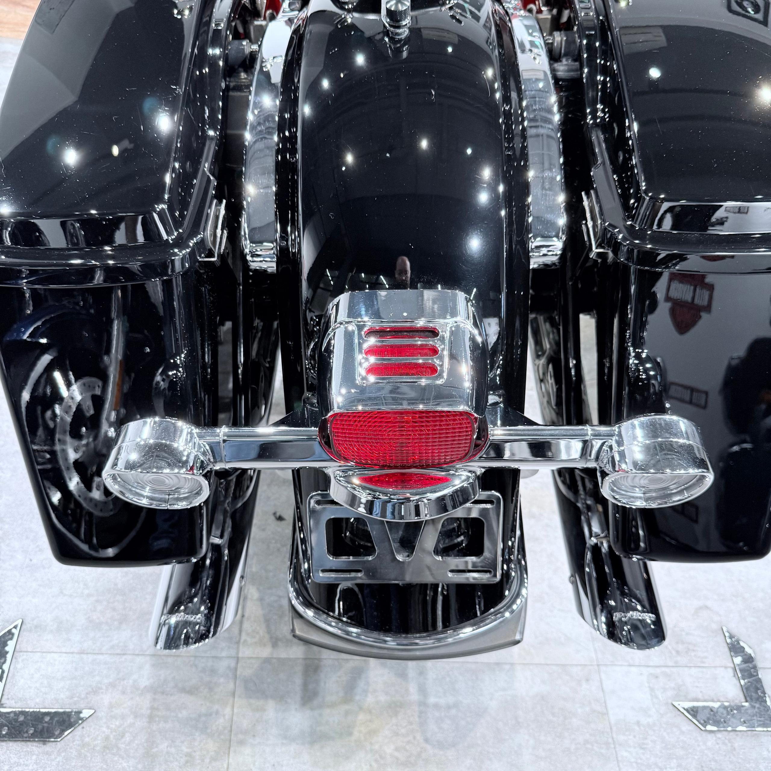 2009 Road King АВS Вlаck Orangе Flаmes. Hello Davidson, Москва. Только хорошие мотоциклы…