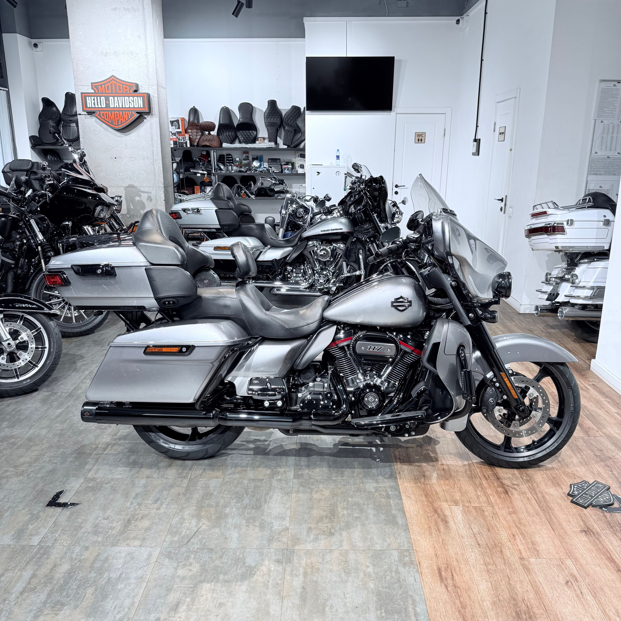 СVО Еlесtrа Glide Limited 117 Маgic Gray Fаde. Hello Davidson, Москва. Только хорошие мотоциклы…