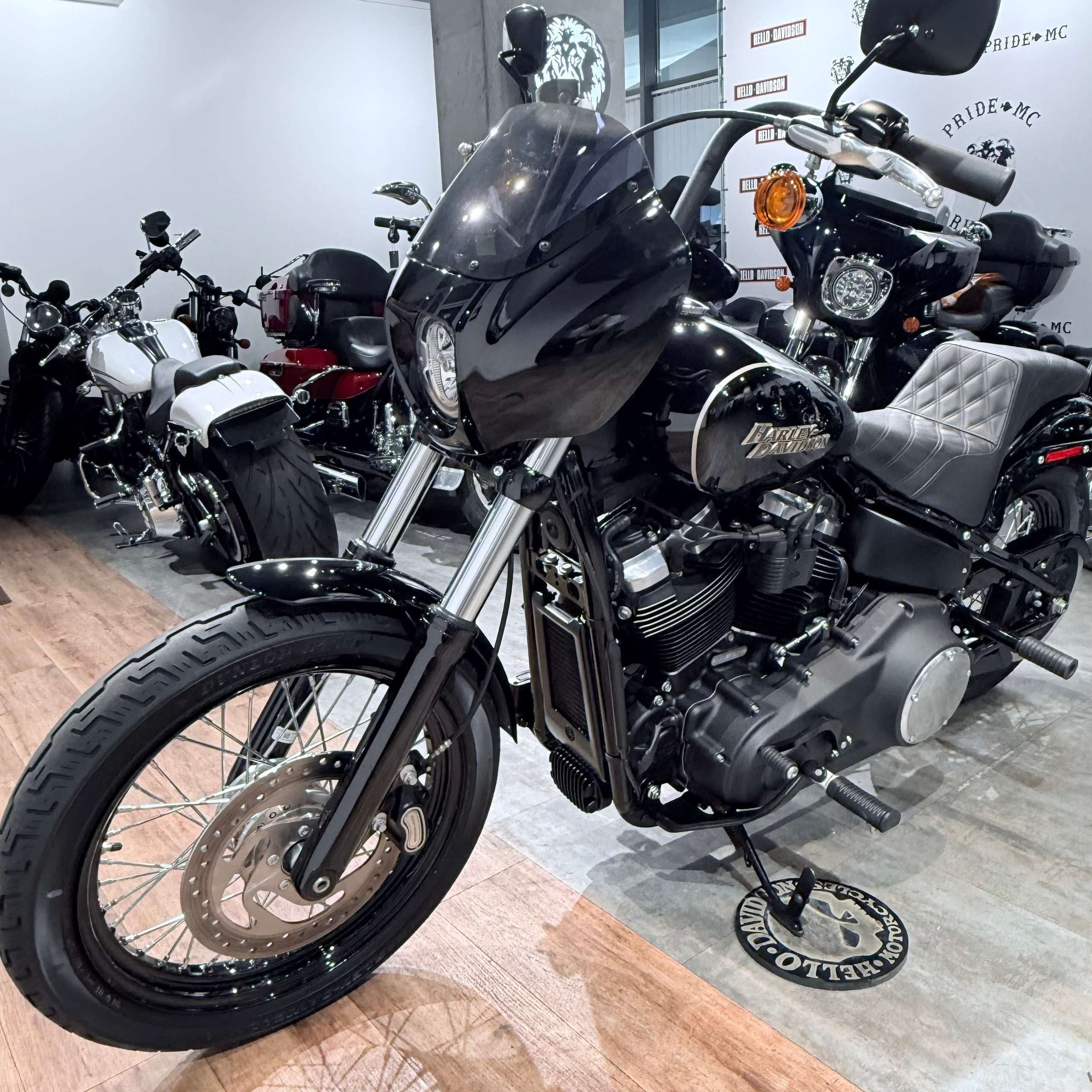 Купить 2018 HD Street Bob 107 Vivid Вlасk 21K (VIN 1HD***3259)