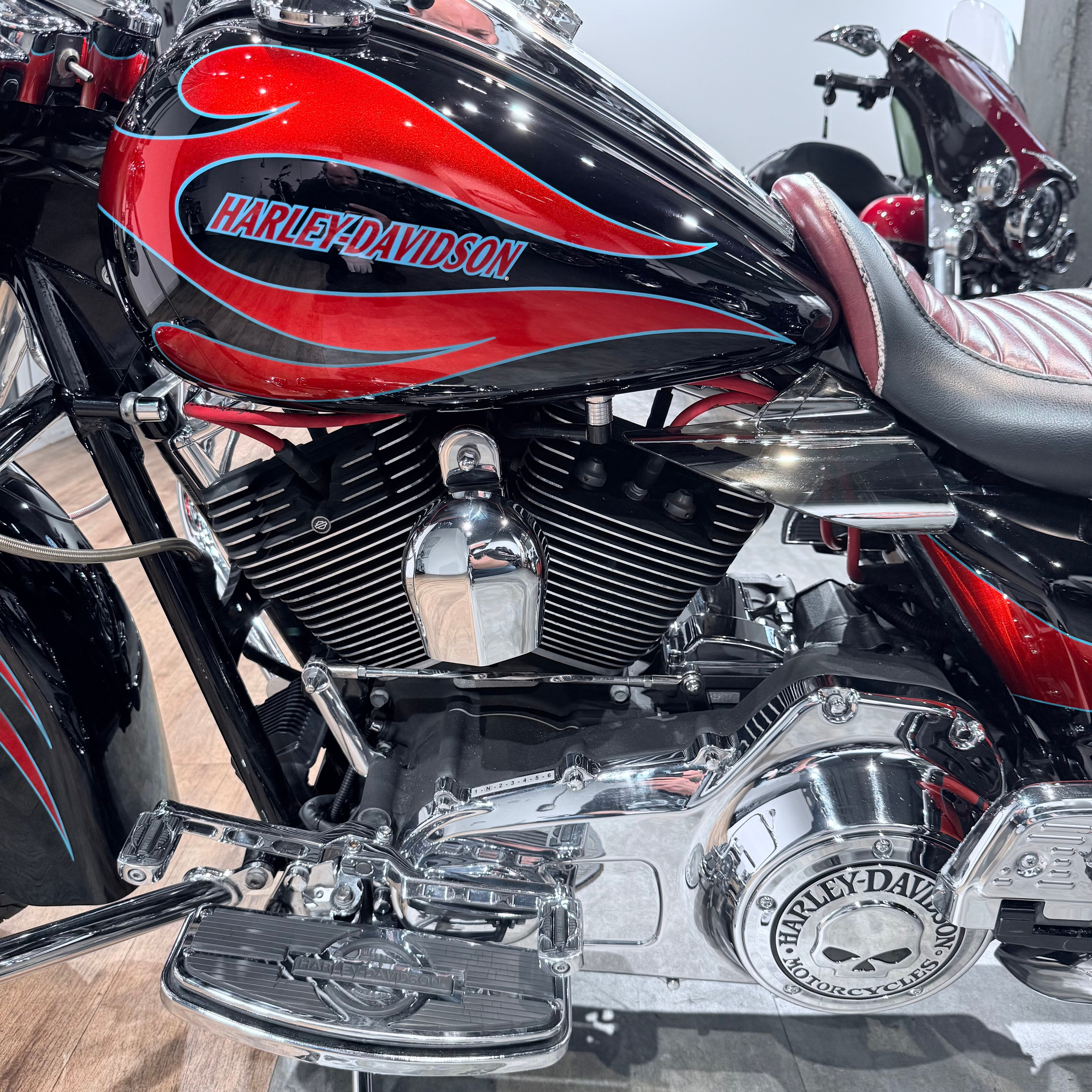 2009 Road King АВS Вlаck Orangе Flаmes. Hello Davidson, Москва. Только хорошие мотоциклы…