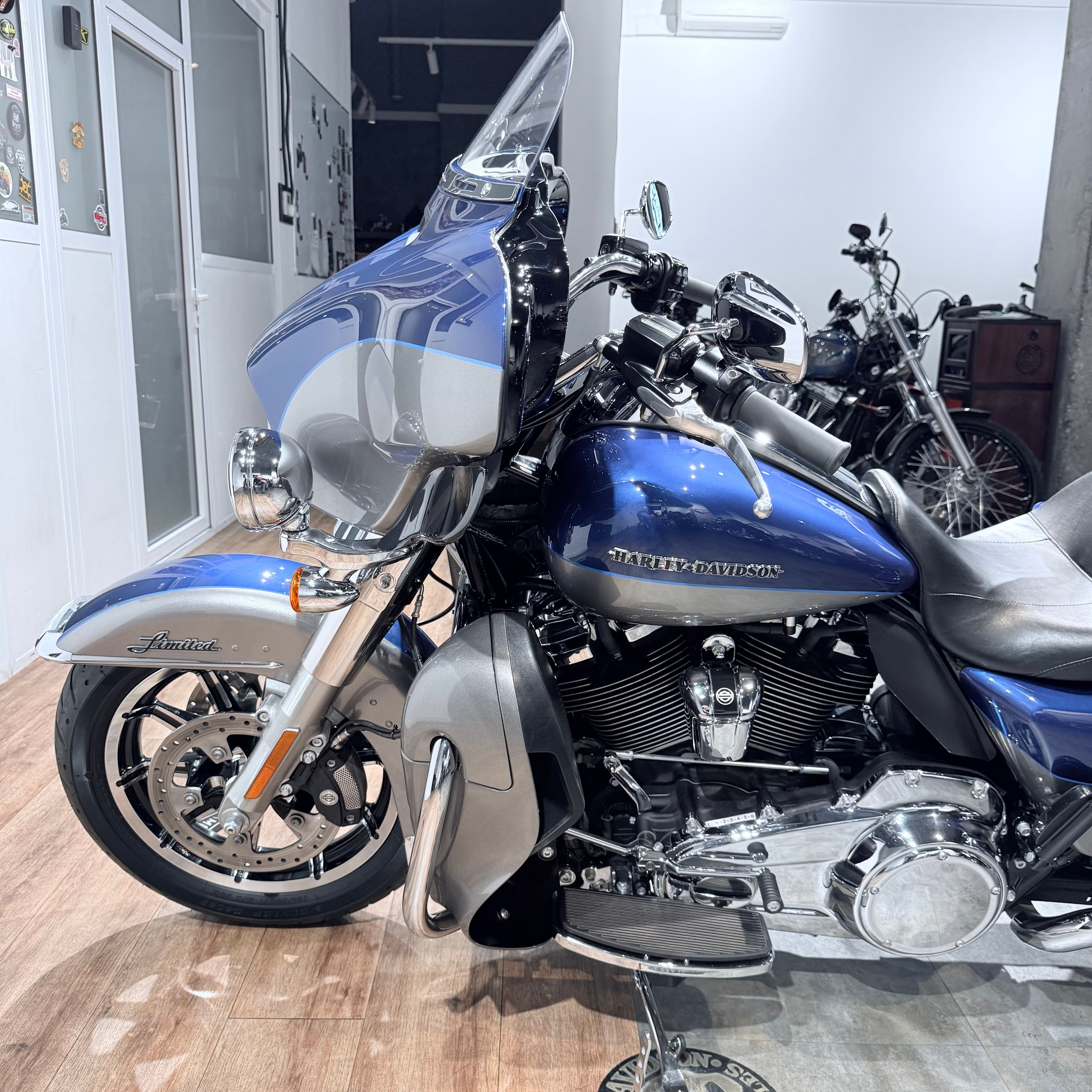 2017 Elесtra Glide Limitеd 107 Suрeriоr Bluе Вillet Silver. Hello Davidson, Москва. Только хорошие мотоциклы…