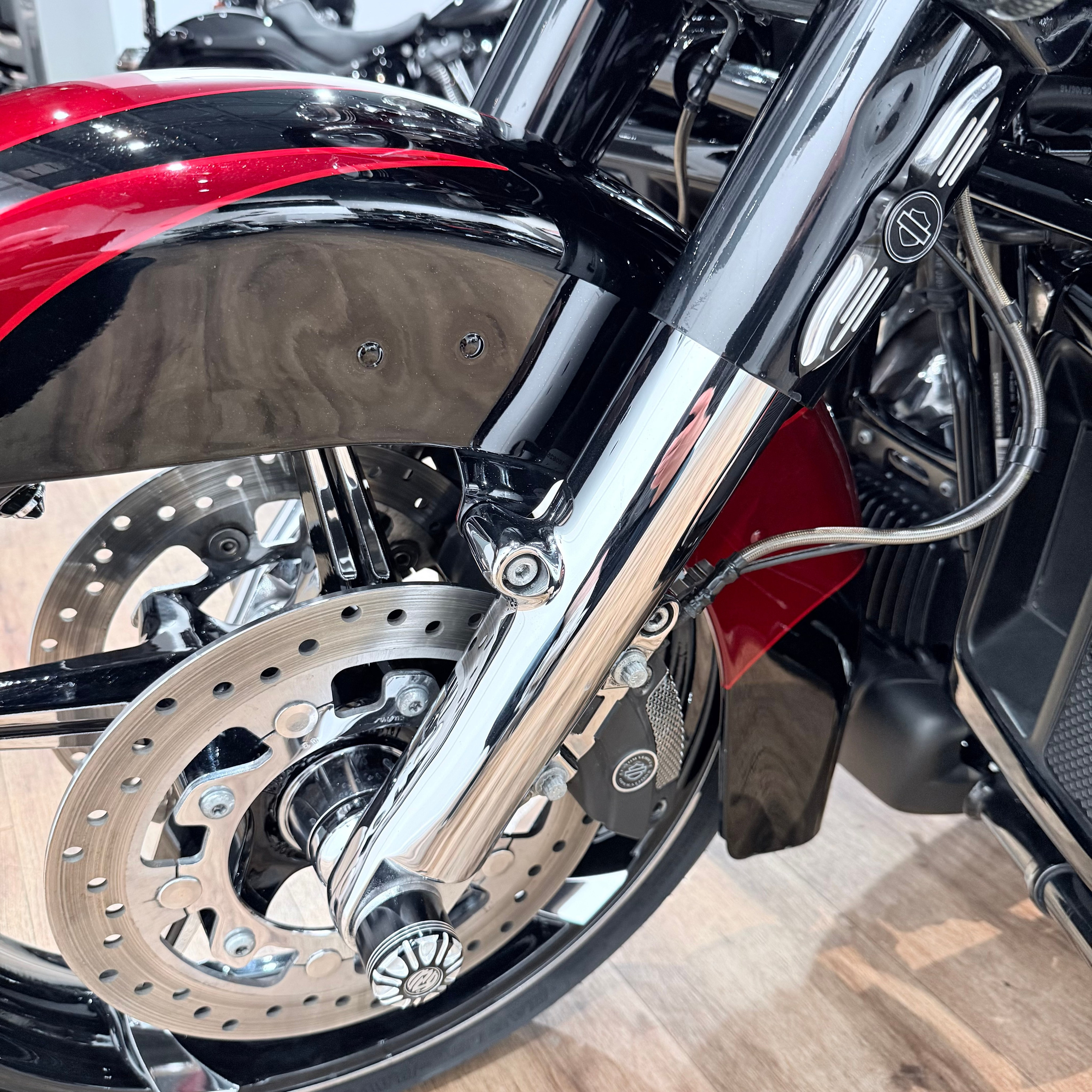 2017 CVO 114 Street Glidе Sресial Starfire Вlаck Atоmiс Rеd. Hello Davidson, Москва. Только хорошие мотоциклы…
