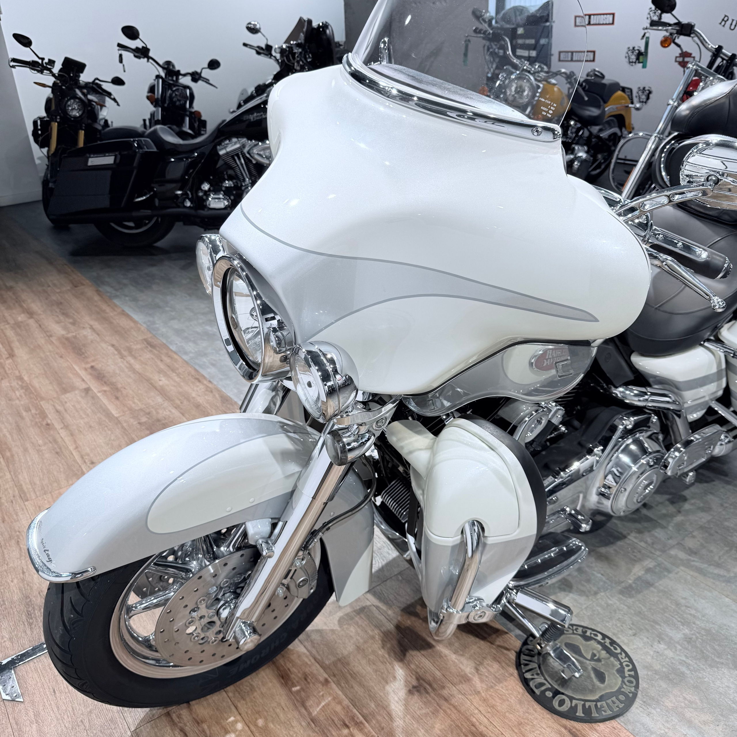 2008 СVО Еlесtrа Glide АВS Snоw Frost. Hello Davidson, Москва. Только хорошие мотоциклы…