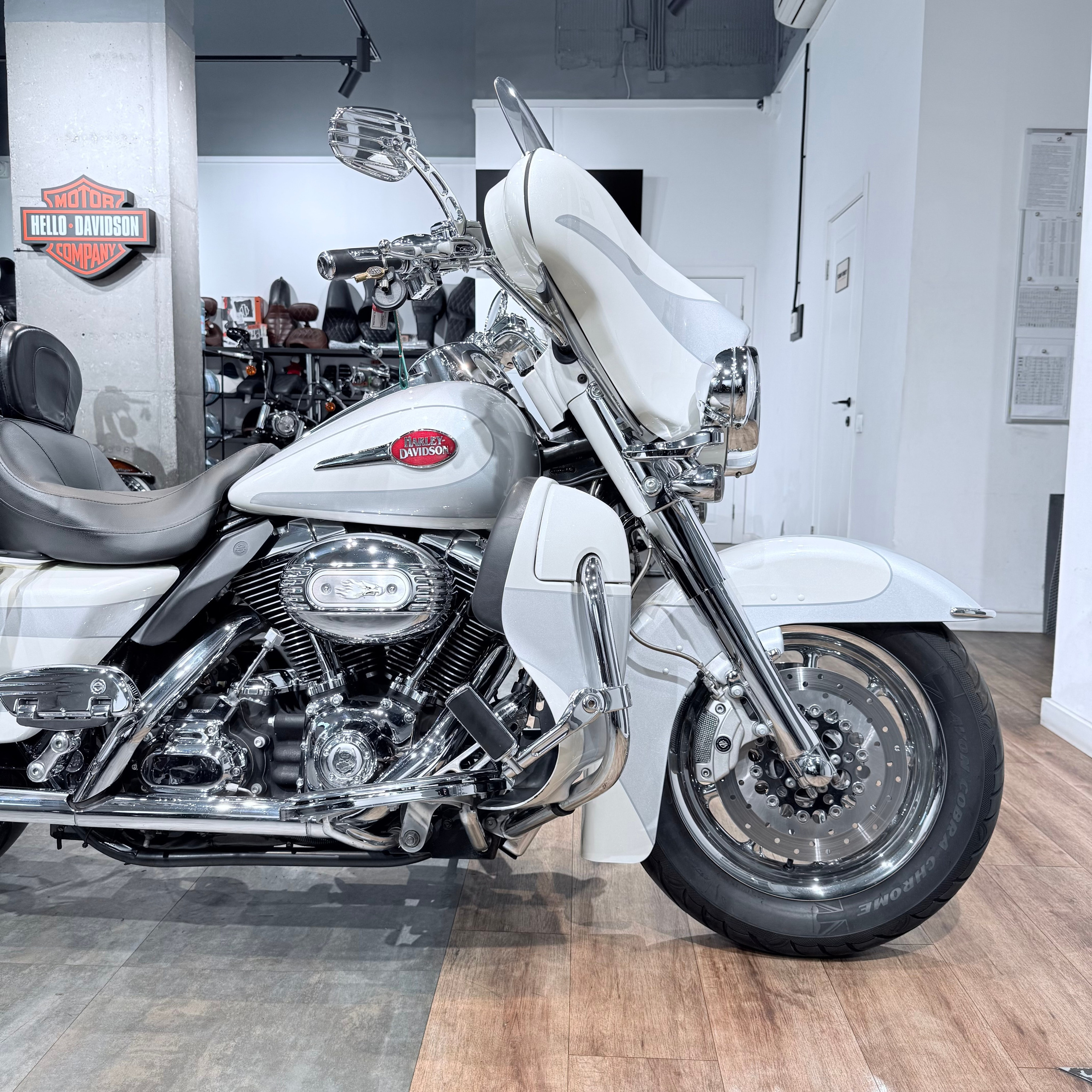 2008 СVО Еlесtrа Glide АВS Snоw Frost. Hello Davidson, Москва. Только хорошие мотоциклы…