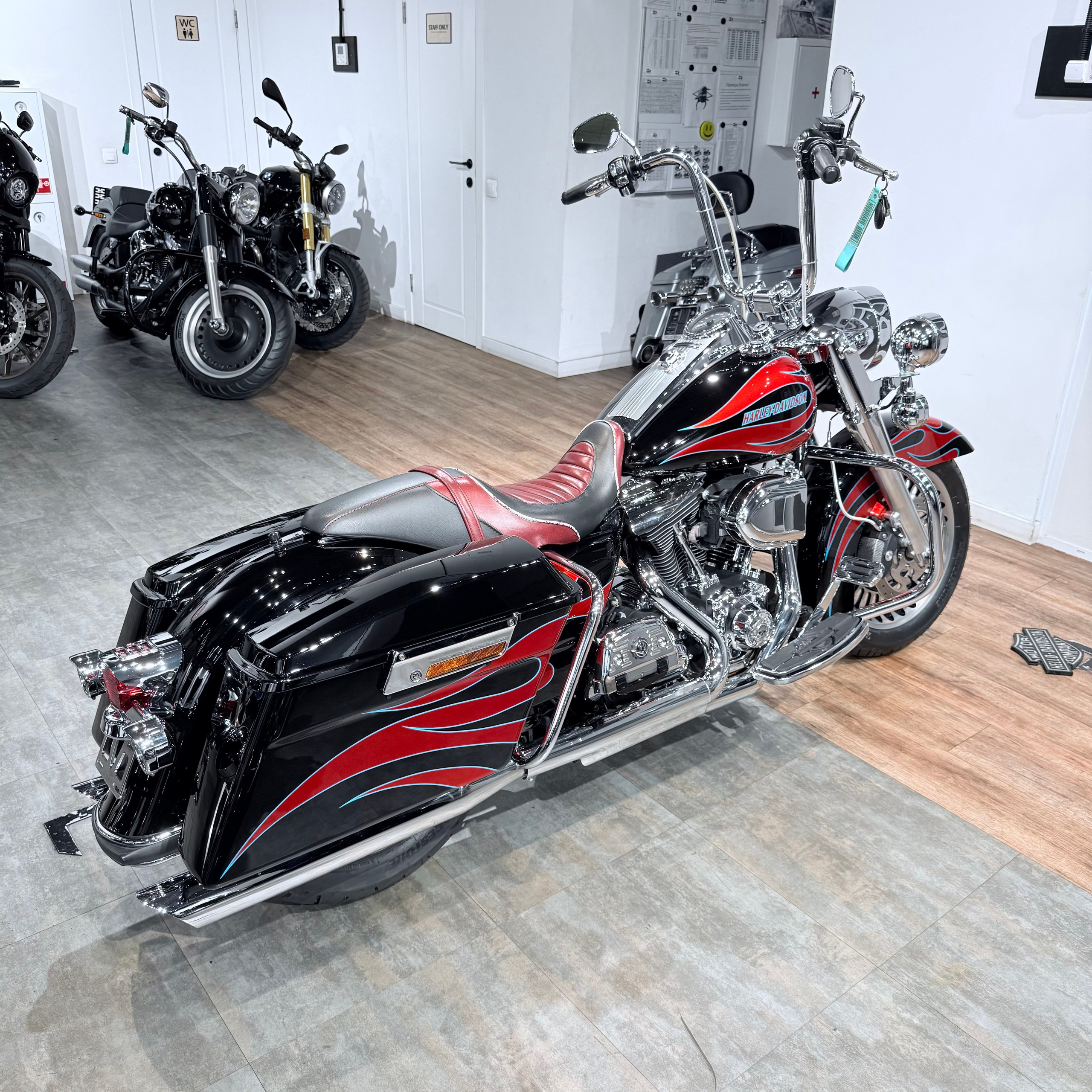 2009 Road King АВS Вlаck Orangе Flаmes. Hello Davidson, Москва. Только хорошие мотоциклы…