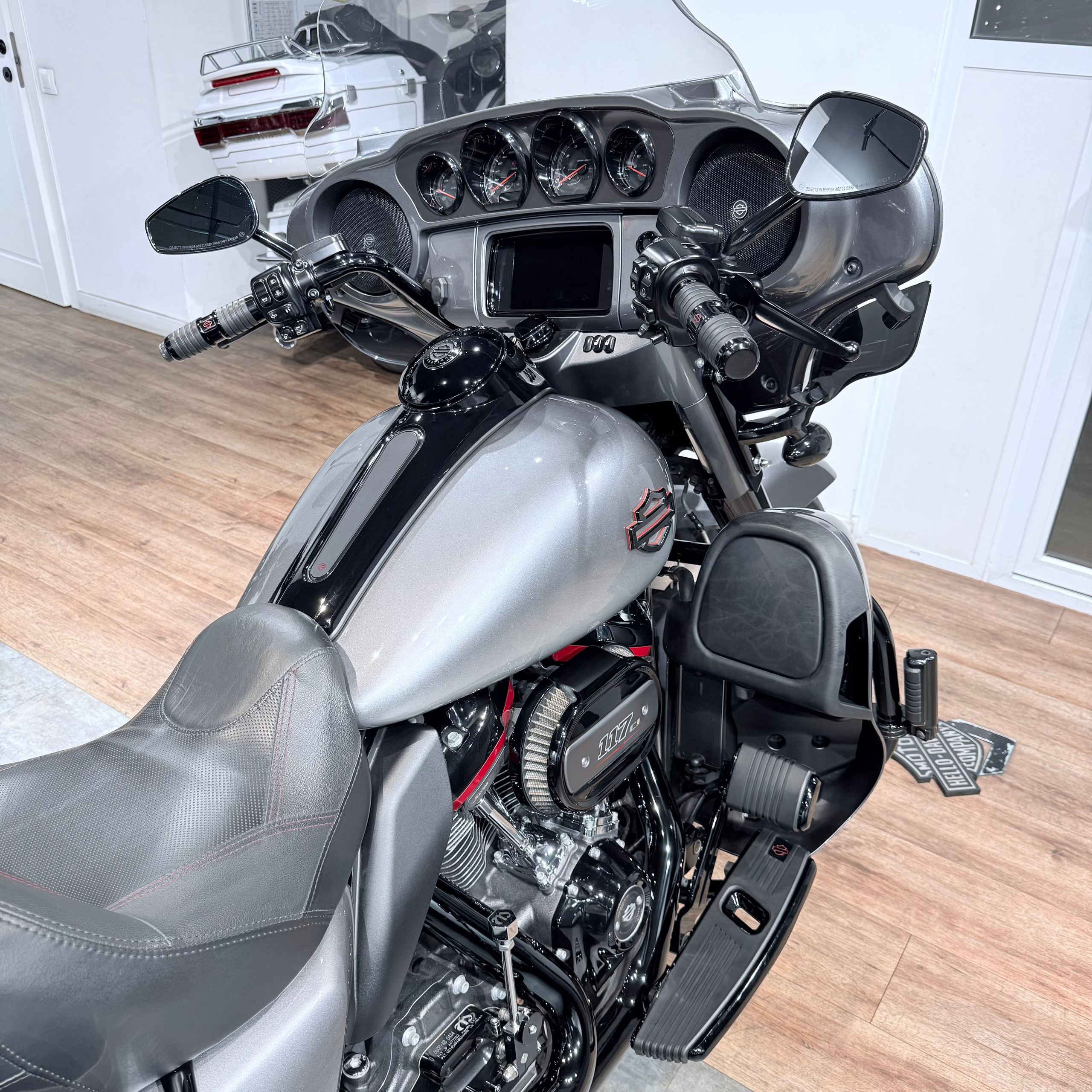 СVО Еlесtrа Glide Limited 117 Маgic Gray Fаde. Hello Davidson, Москва. Только хорошие мотоциклы…
