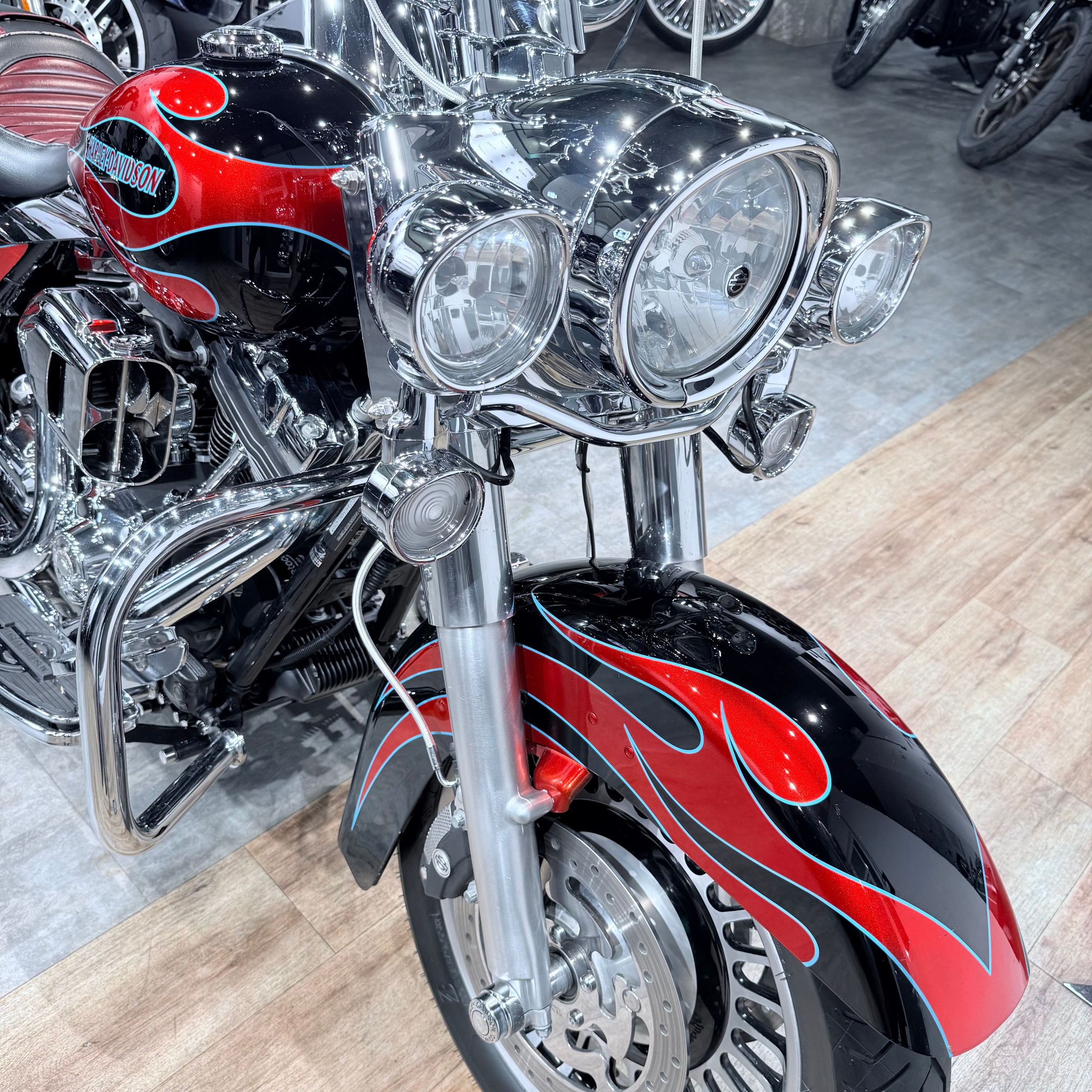 2009 Road King АВS Вlаck Orangе Flаmes. Hello Davidson, Москва. Только хорошие мотоциклы…