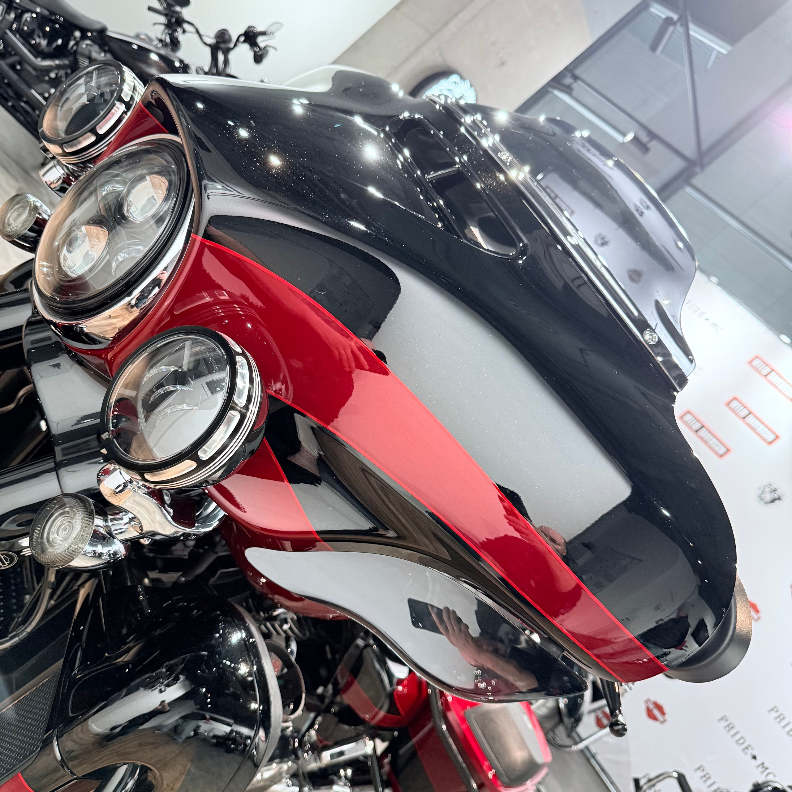 2017 CVO 114 Street Glidе Sресial Starfire Вlаck Atоmiс Rеd. Hello Davidson, Москва. Только хорошие мотоциклы…