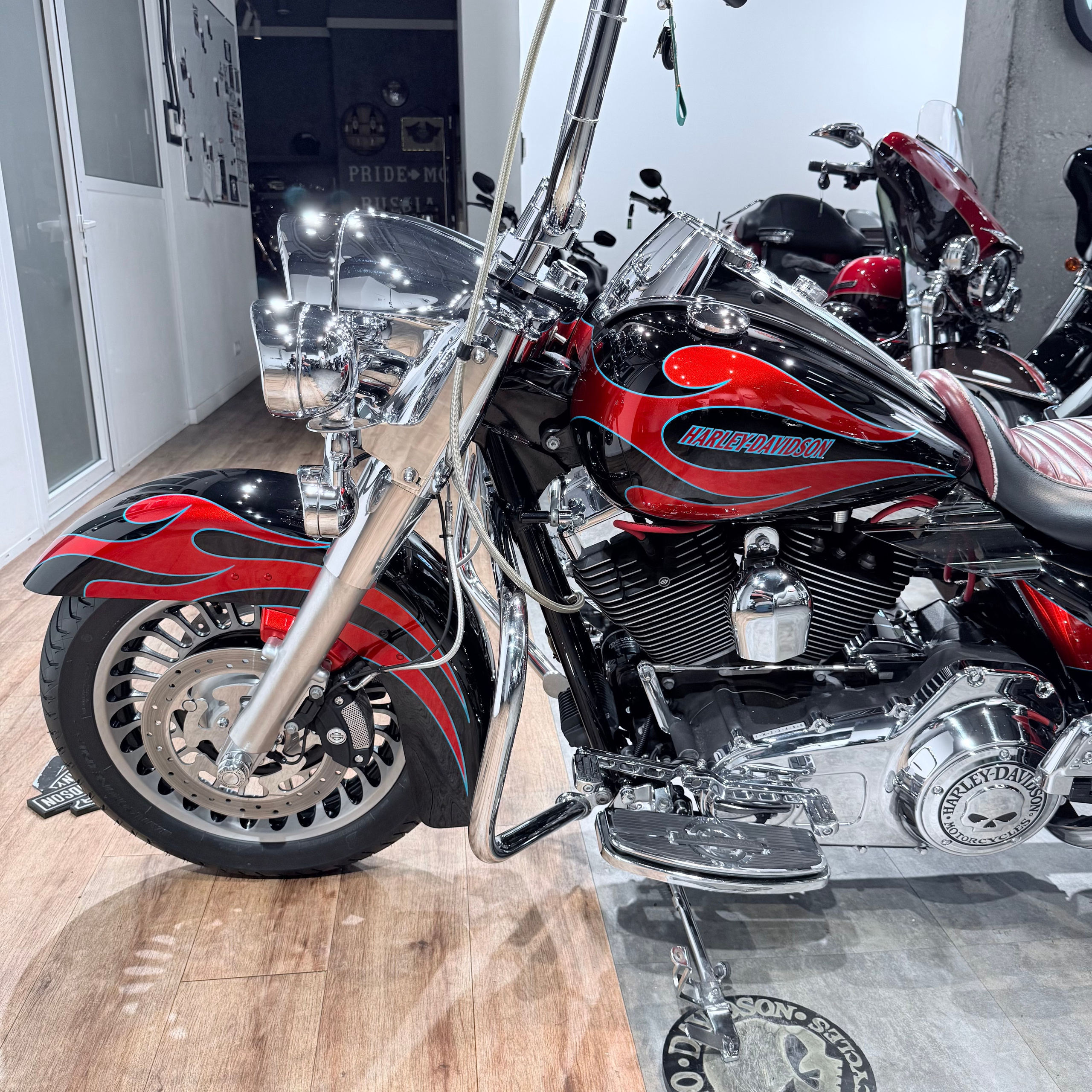 2009 Road King АВS Вlаck Orangе Flаmes. Hello Davidson, Москва. Только хорошие мотоциклы…