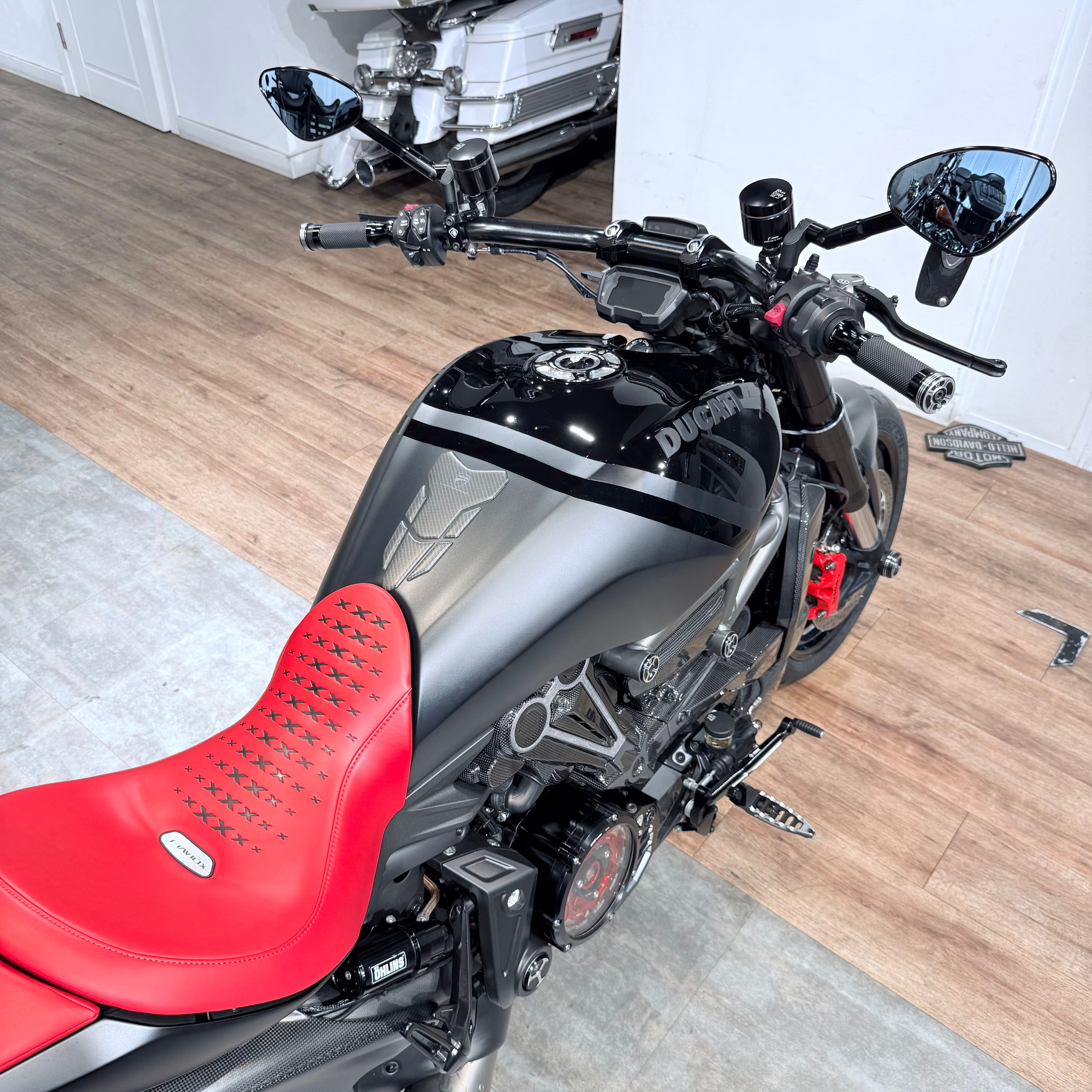 2016 DUCATI xDiavel S NERA Edition. Hello Davidson, Москва. Только хорошие мотоциклы…