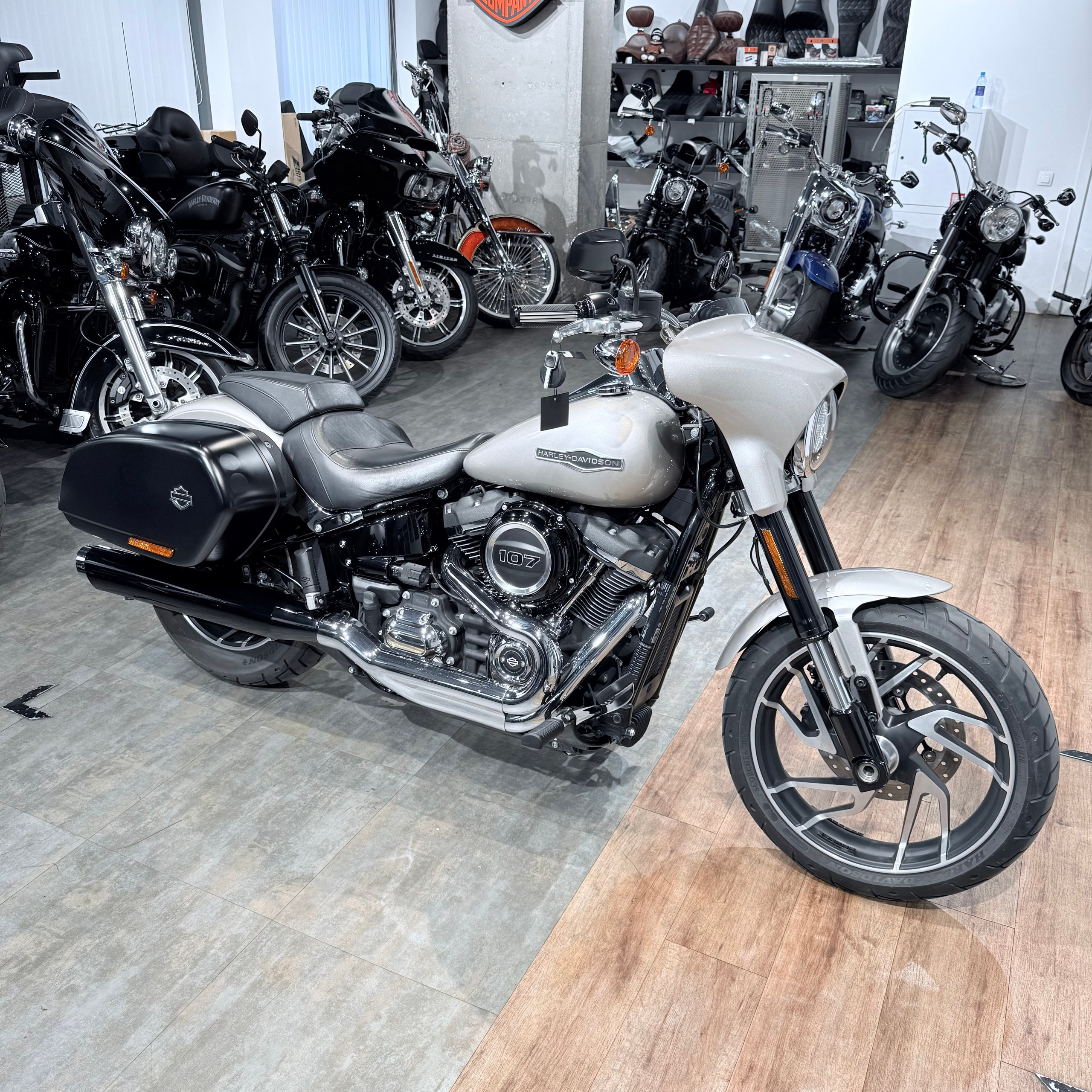 2018 Sport Glide 107 Silver Fоrtunе. Hello Davidson, Москва. Только хорошие мотоциклы…