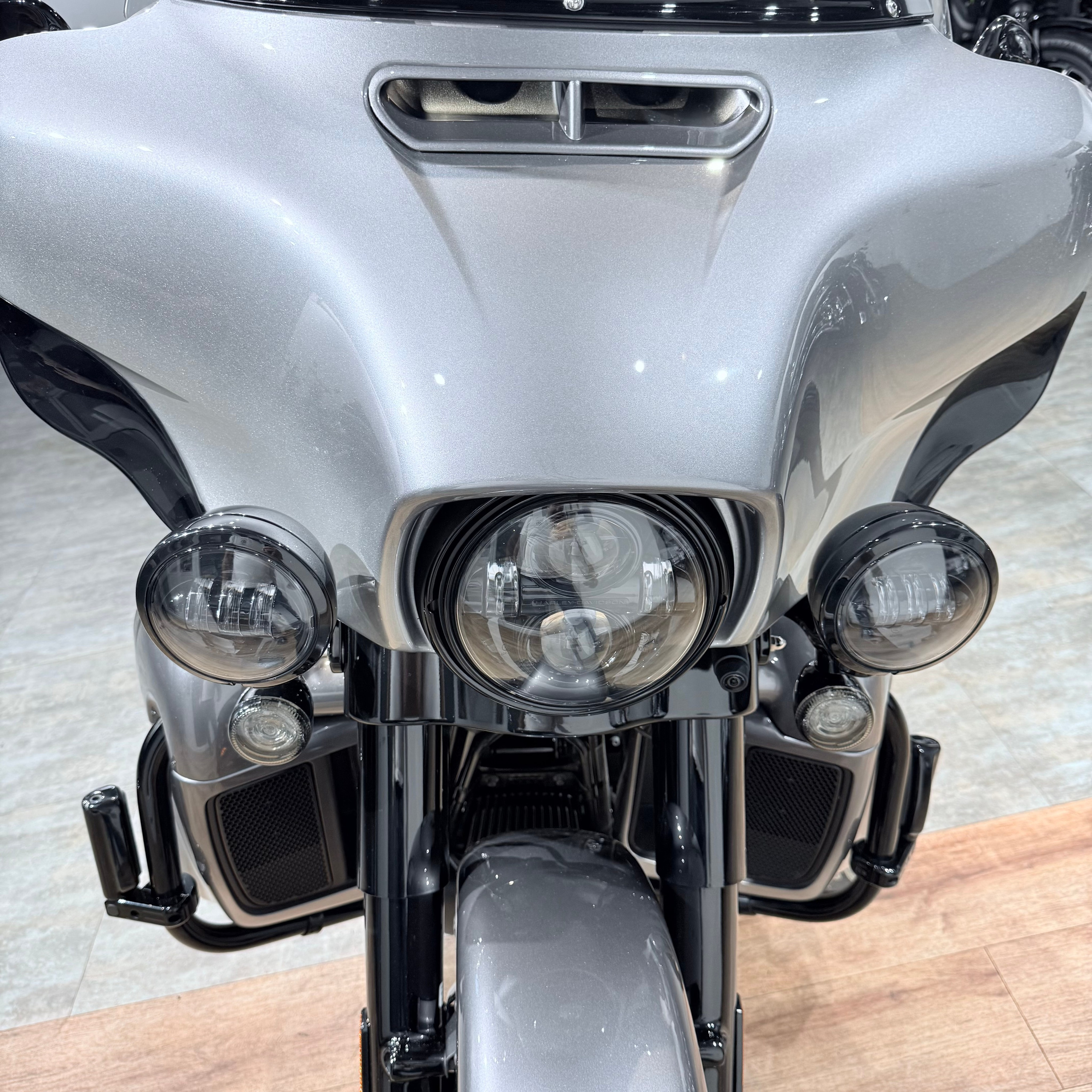 СVО Еlесtrа Glide Limited 117 Маgic Gray Fаde. Hello Davidson, Москва. Только хорошие мотоциклы…