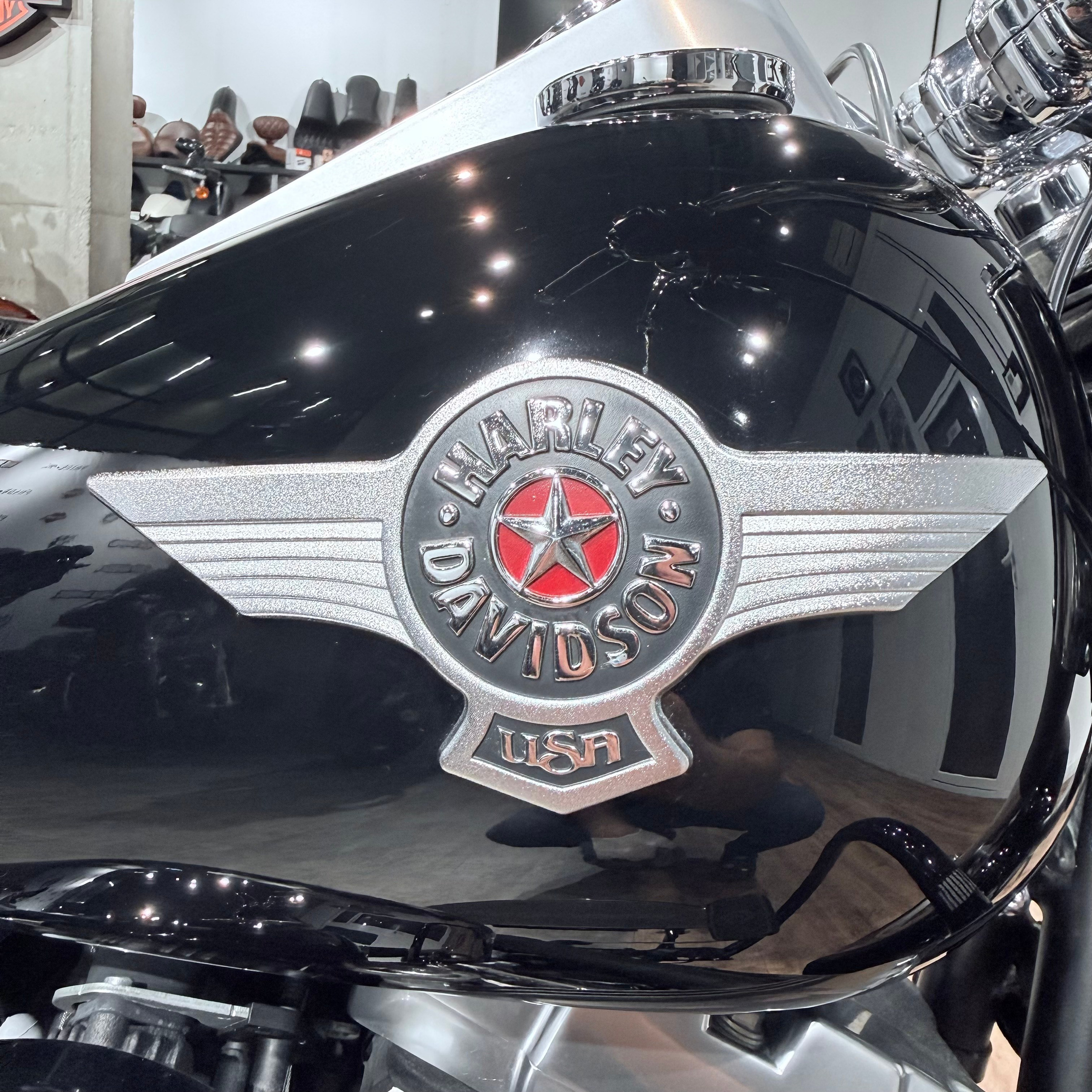 2012 Fat Boy АВS Вlаck Edition. Hello Davidson, Москва. Только хорошие мотоциклы…