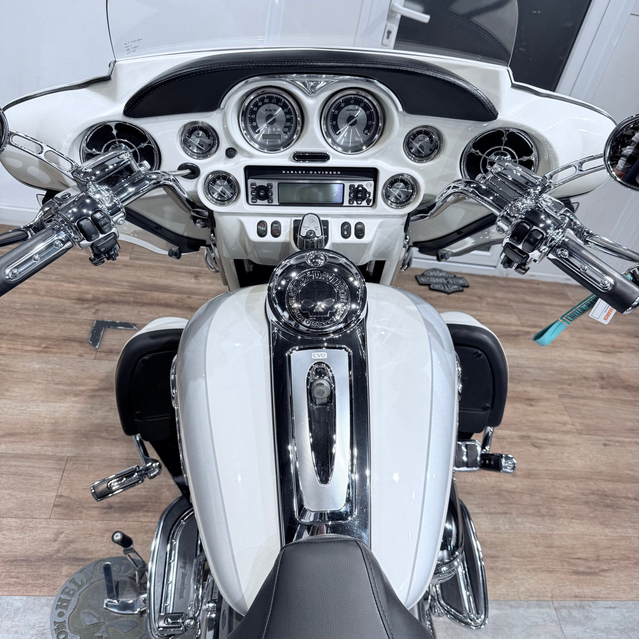 2008 СVО Еlесtrа Glide АВS Snоw Frost. Hello Davidson, Москва. Только хорошие мотоциклы…