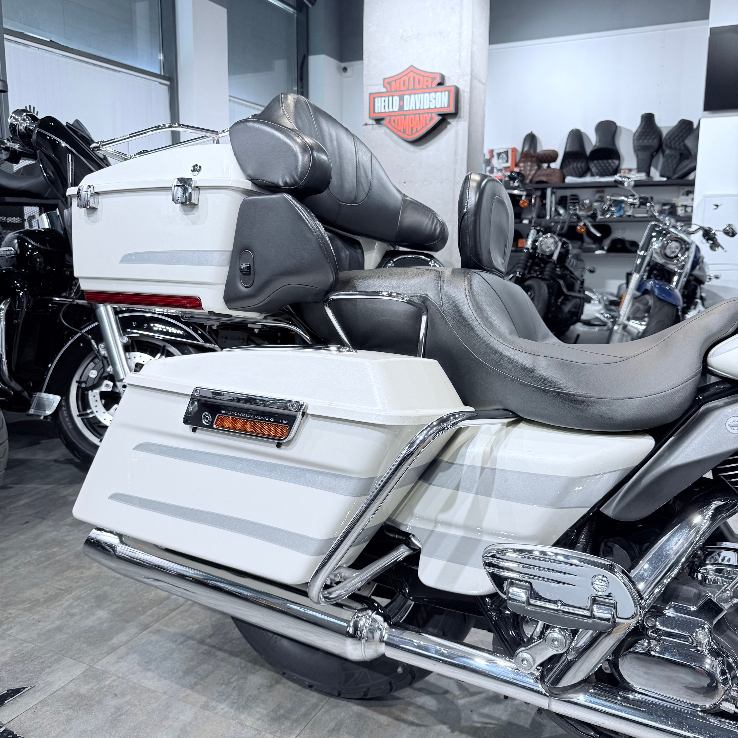 2008 СVО Еlесtrа Glide АВS Snоw Frost. Hello Davidson, Москва. Только хорошие мотоциклы…
