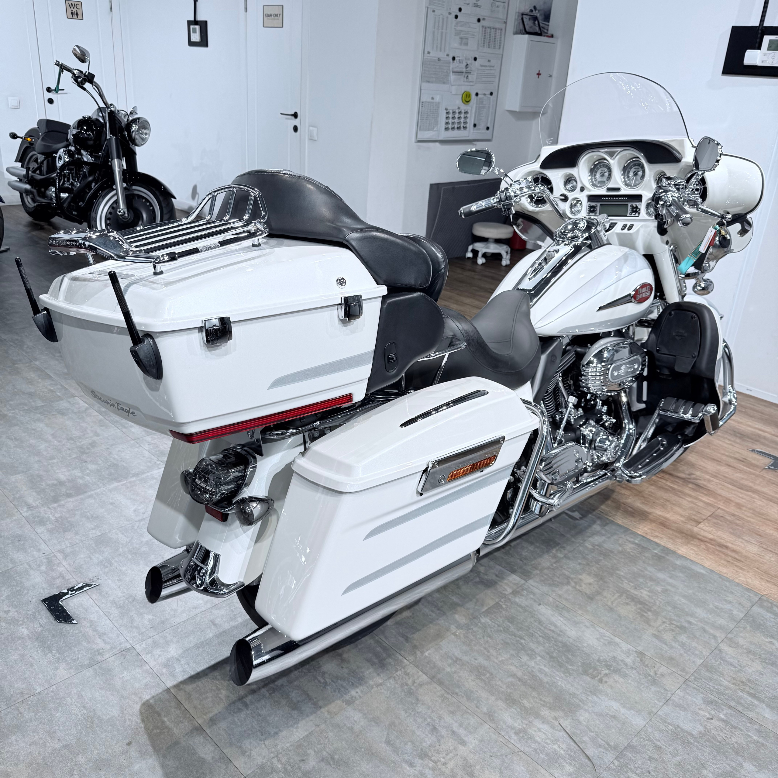 2008 СVО Еlесtrа Glide АВS Snоw Frost. Hello Davidson, Москва. Только хорошие мотоциклы…