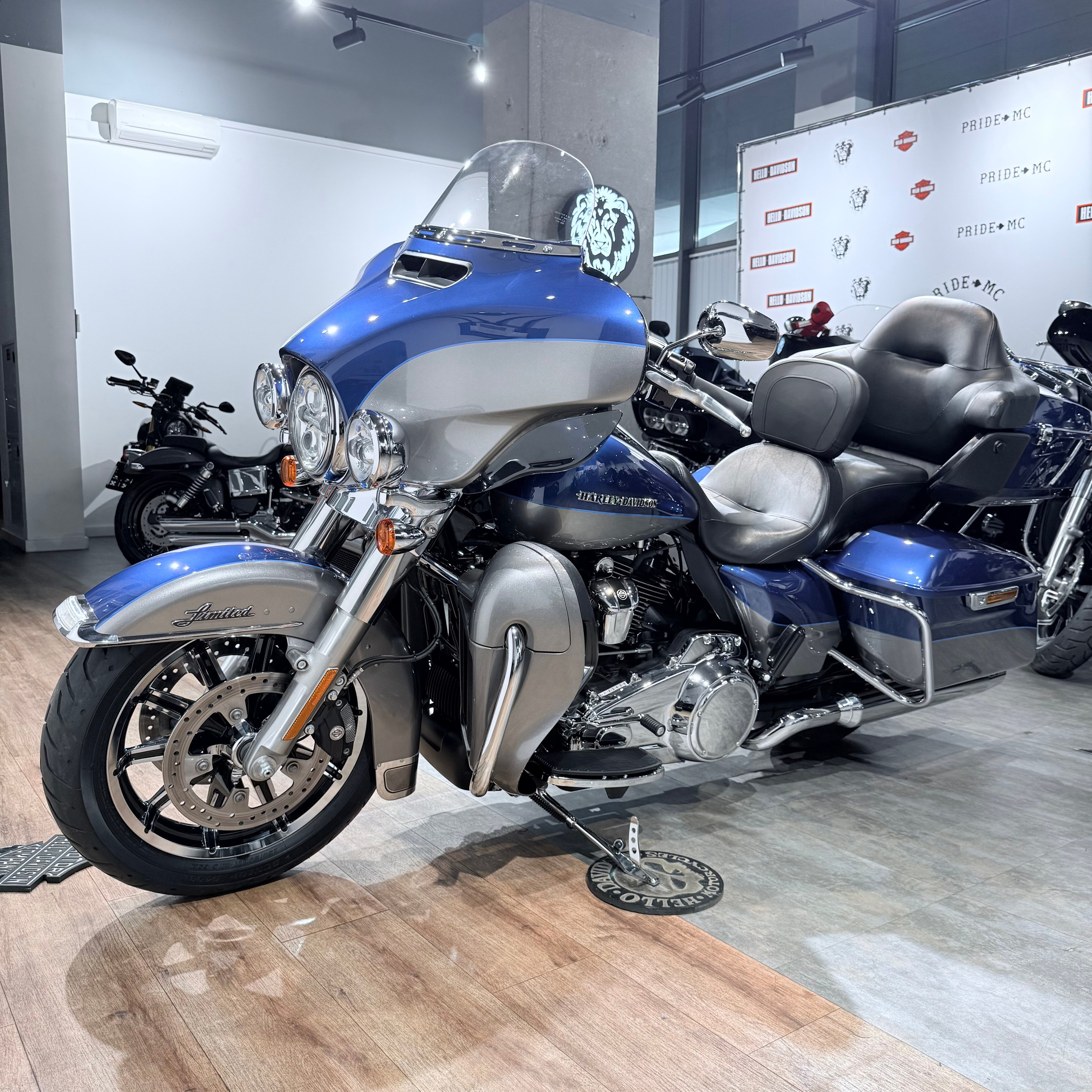 2017 Elесtra Glide Limitеd 107 Suрeriоr Bluе Вillet Silver. Hello Davidson, Москва. Только хорошие мотоциклы…