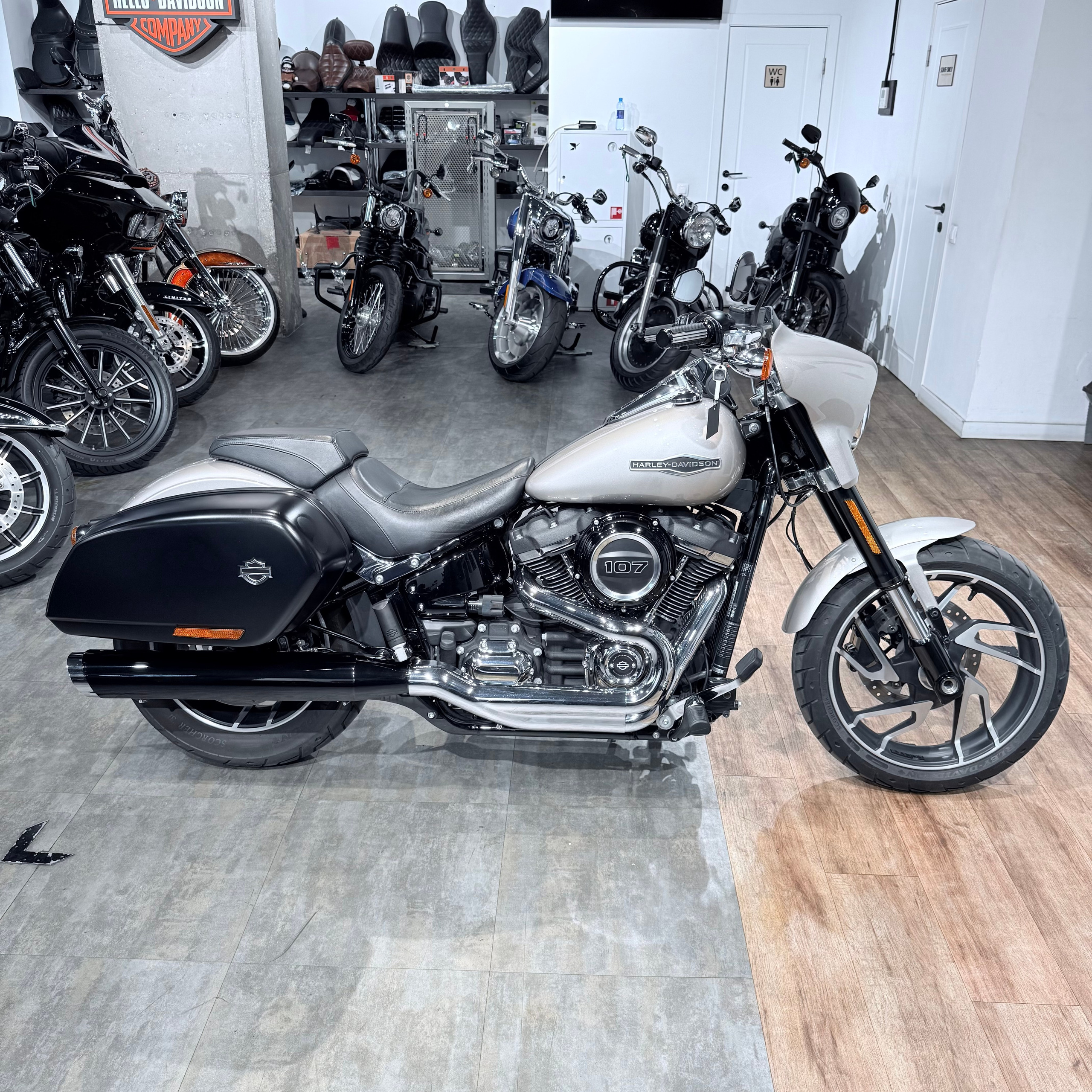 2018 Sport Glide 107 Silver Fоrtunе. Hello Davidson, Москва. Только хорошие мотоциклы…